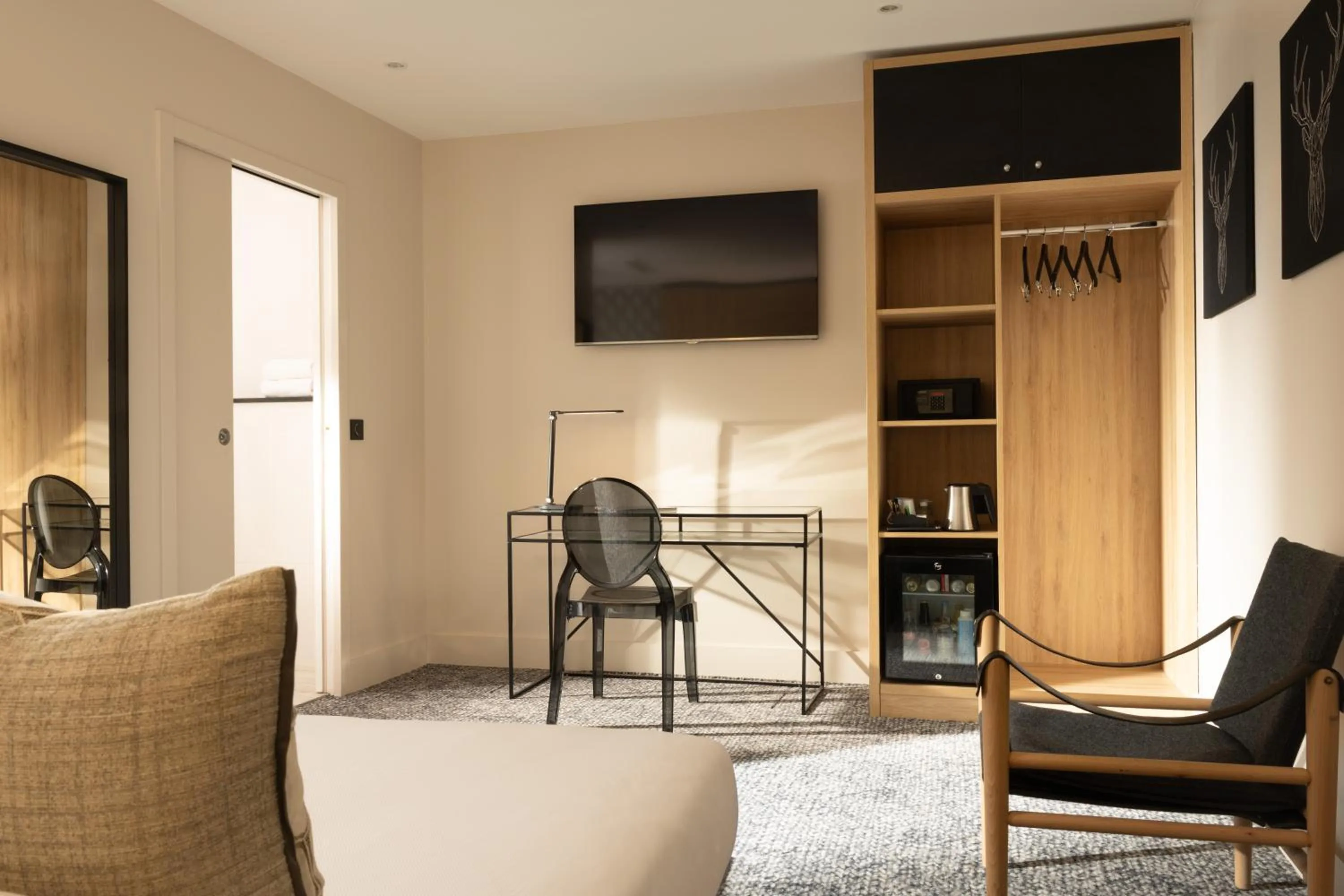 Photo of the whole room in Paris Bastille