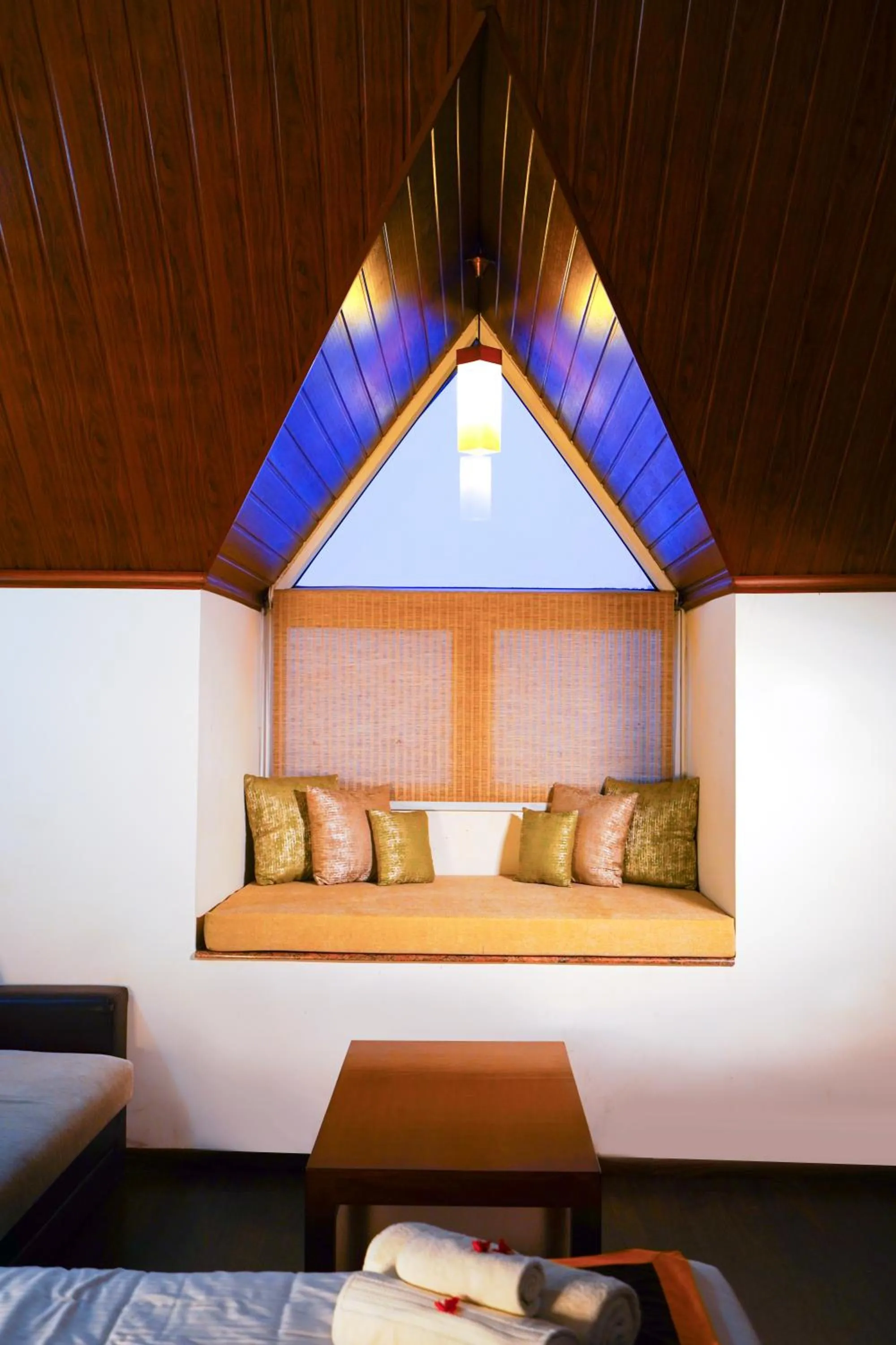 View (from property/room), Bed in Shola Crown Resort - Munnar