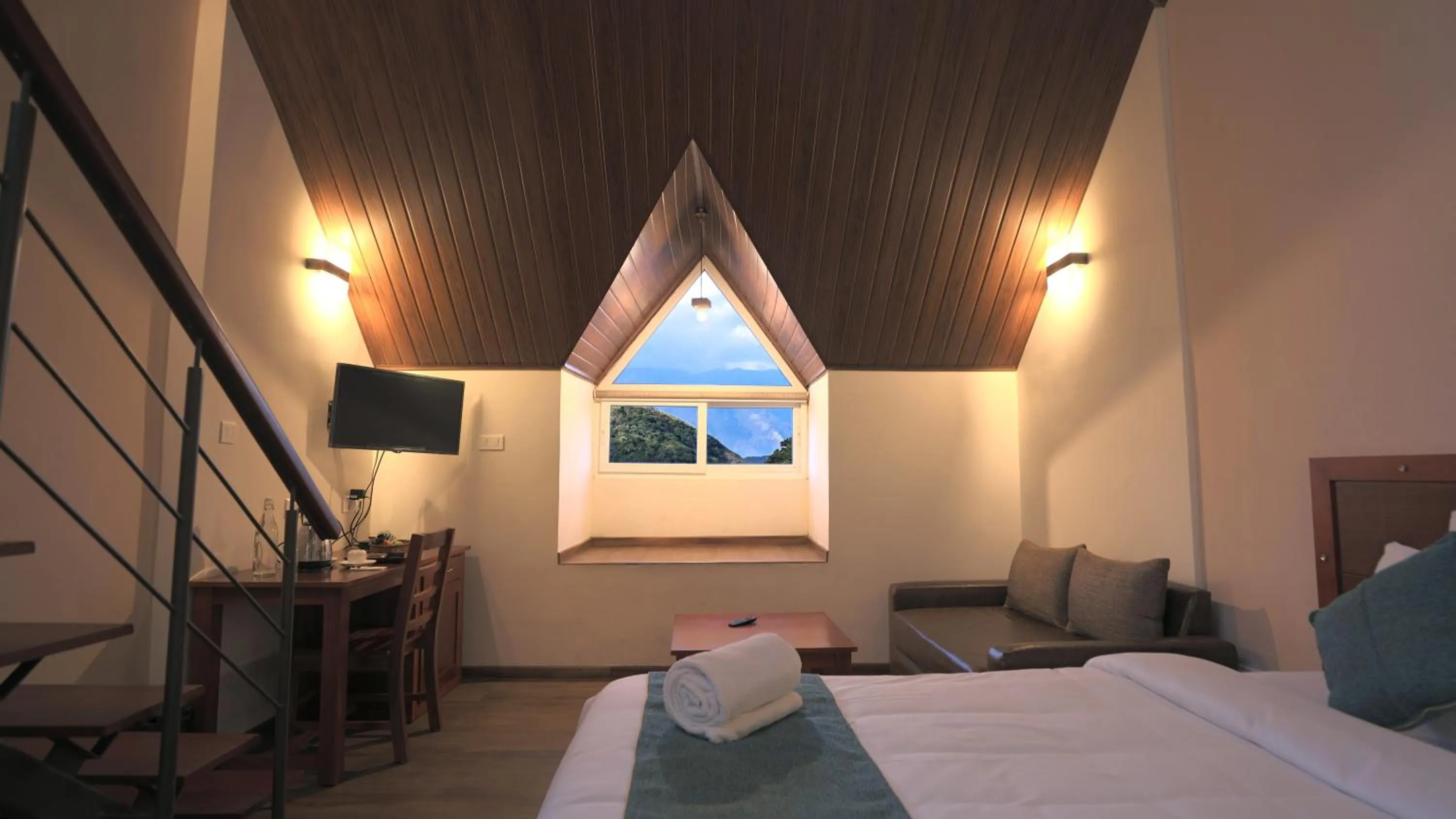 View (from property/room), Bed in Shola Crown Resort - Munnar