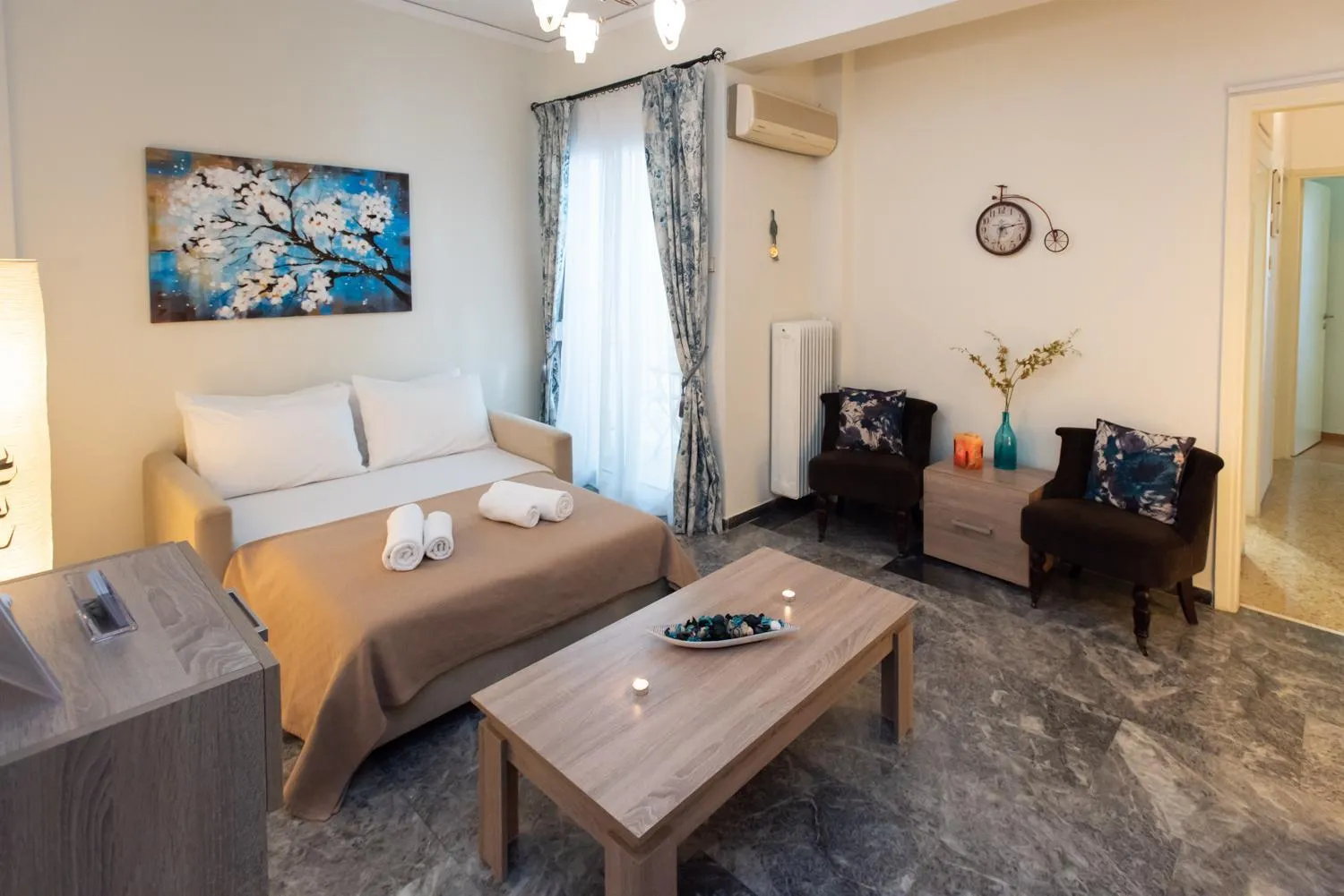 Living room, Bed in Blue Ark Athenian Nest