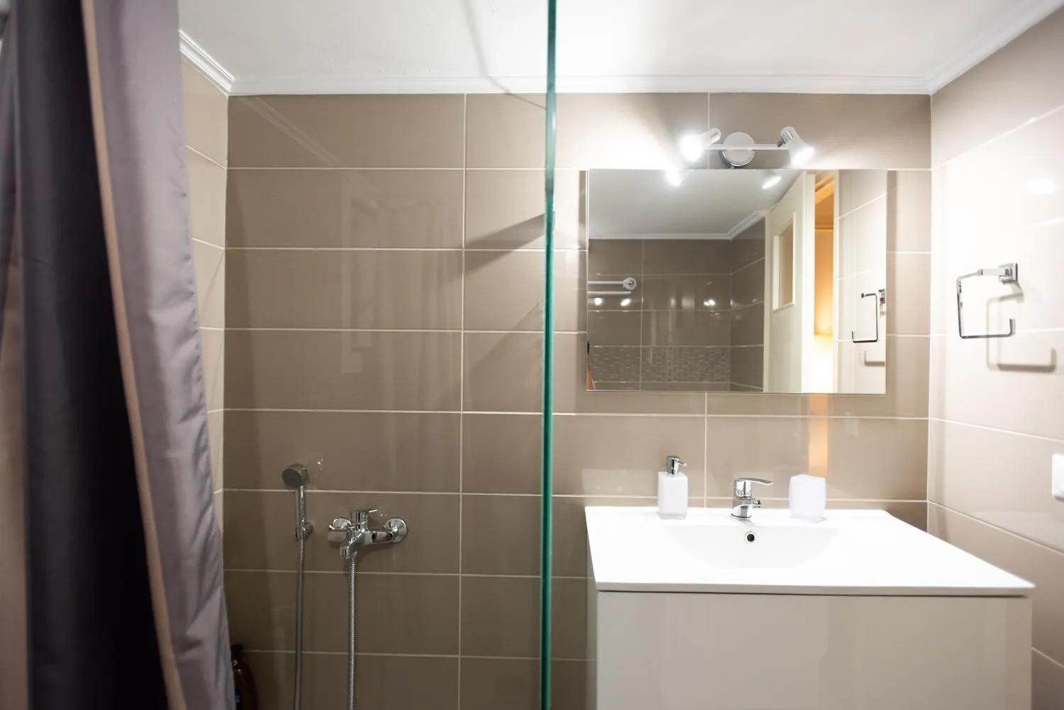 Bathroom in Blue Ark Athenian Nest