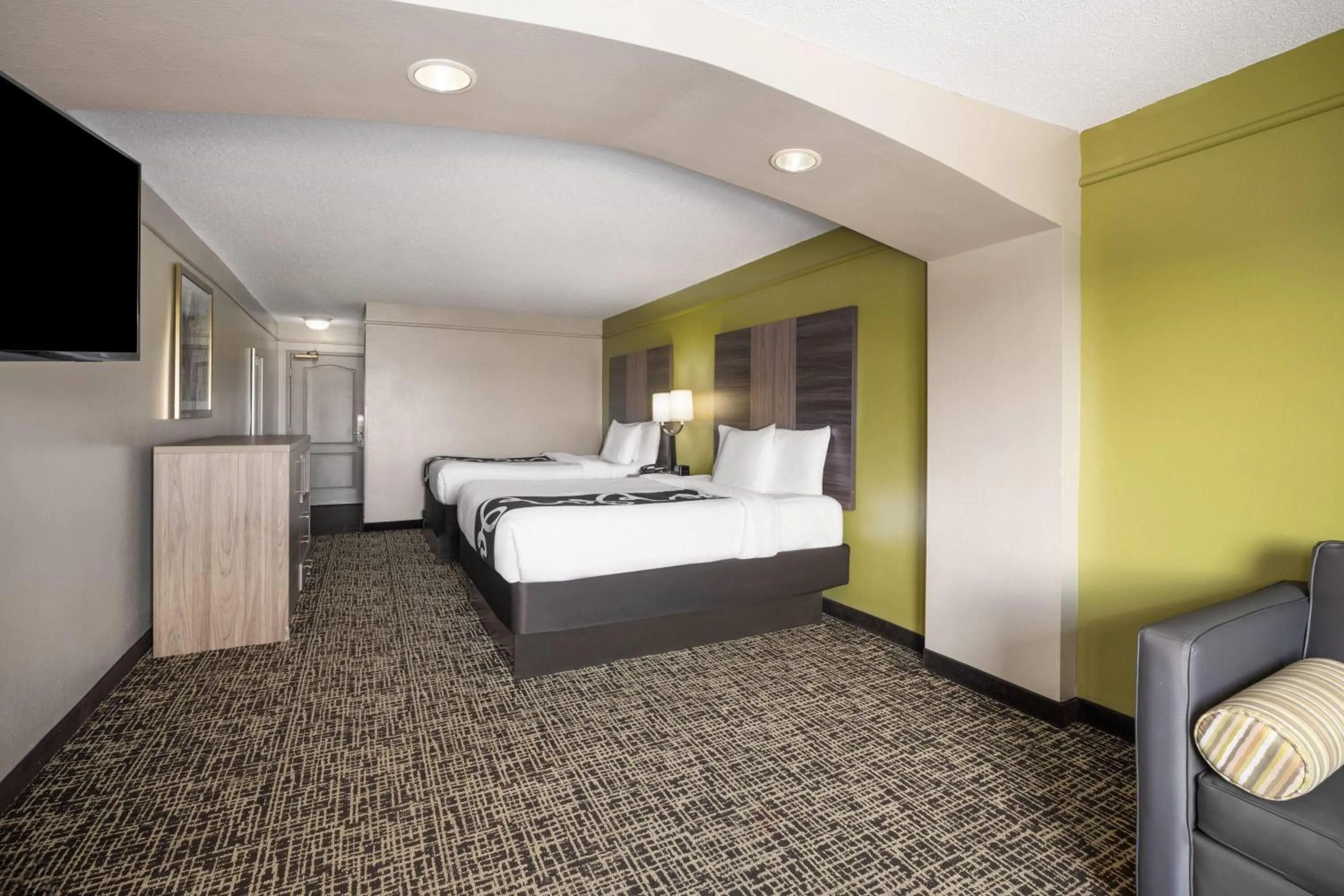 Photo of the whole room, Bed in La Quinta by Wyndham Atlanta Stockbridge