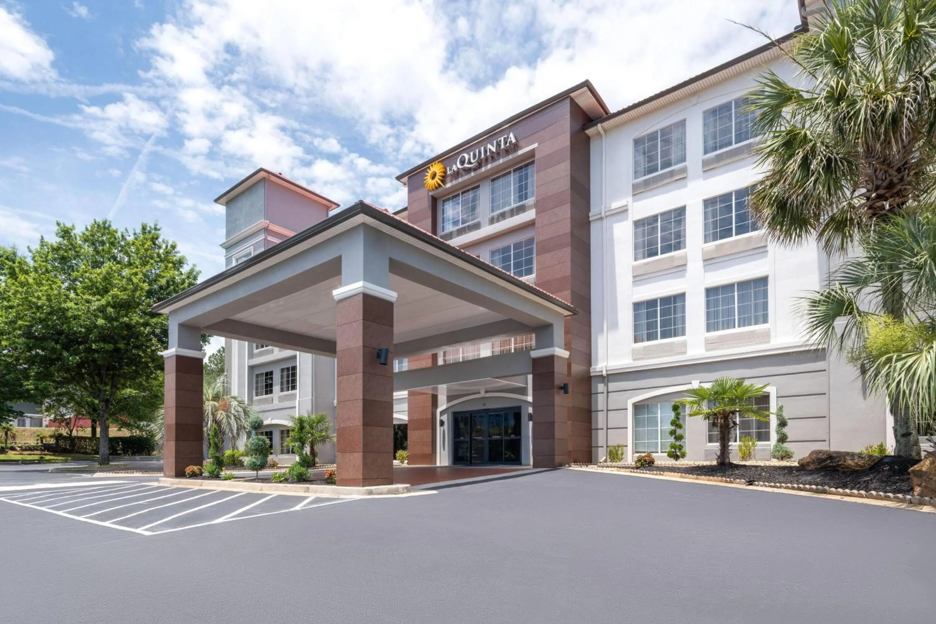 Property building in La Quinta by Wyndham Atlanta Stockbridge