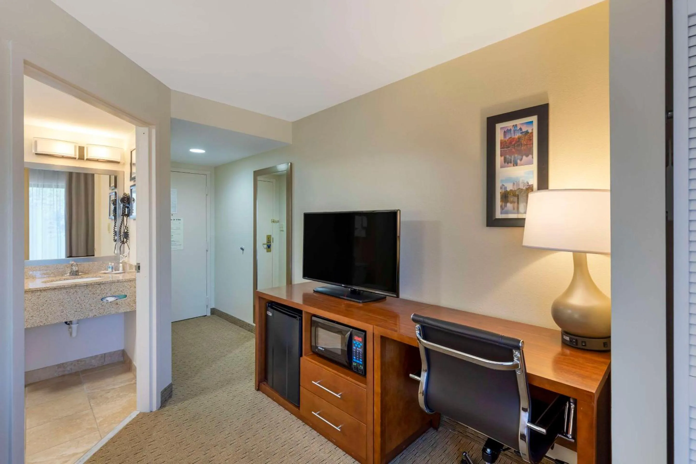 Bedroom in Comfort Inn Kennesaw