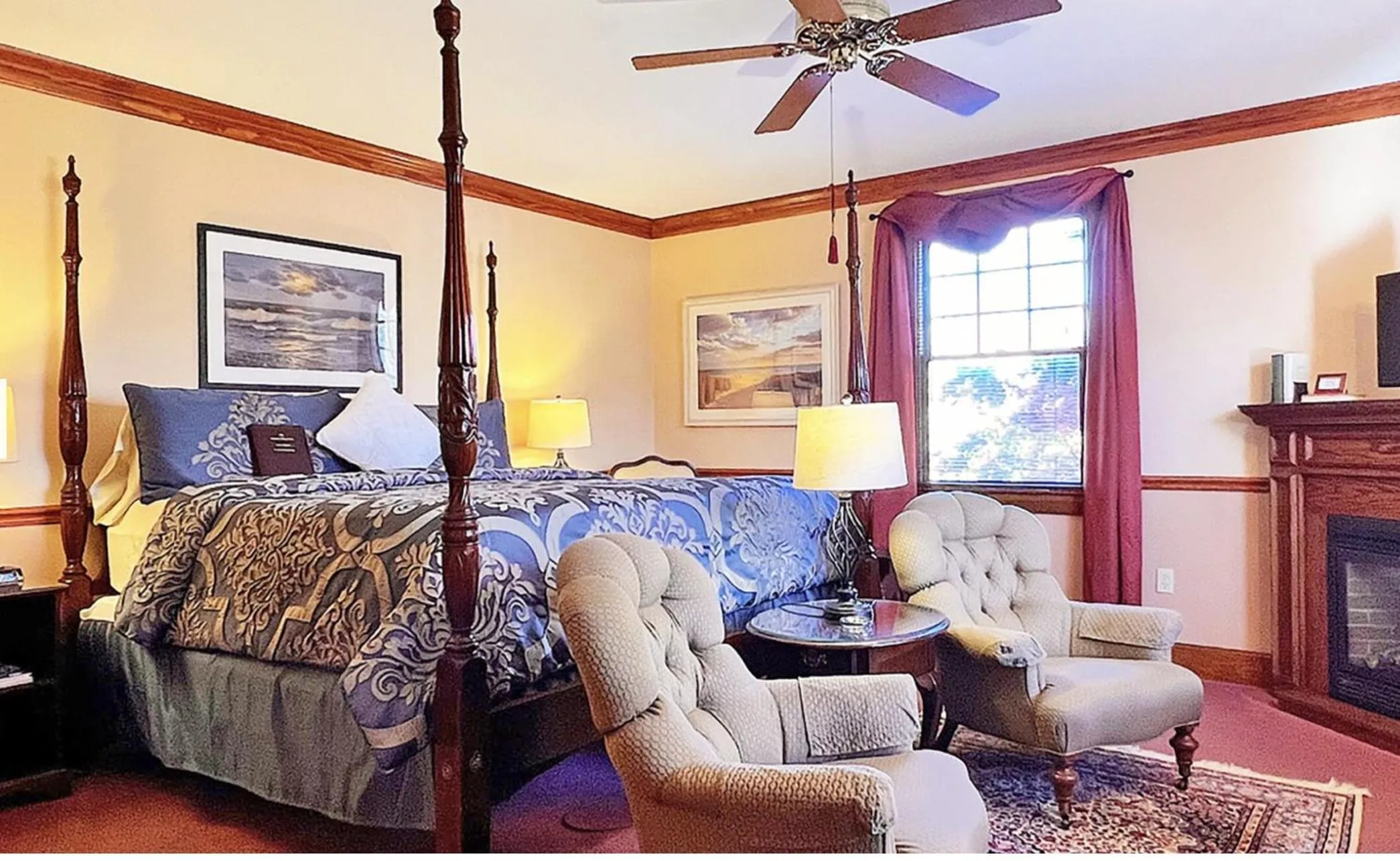 Bed in Palmer House Inn