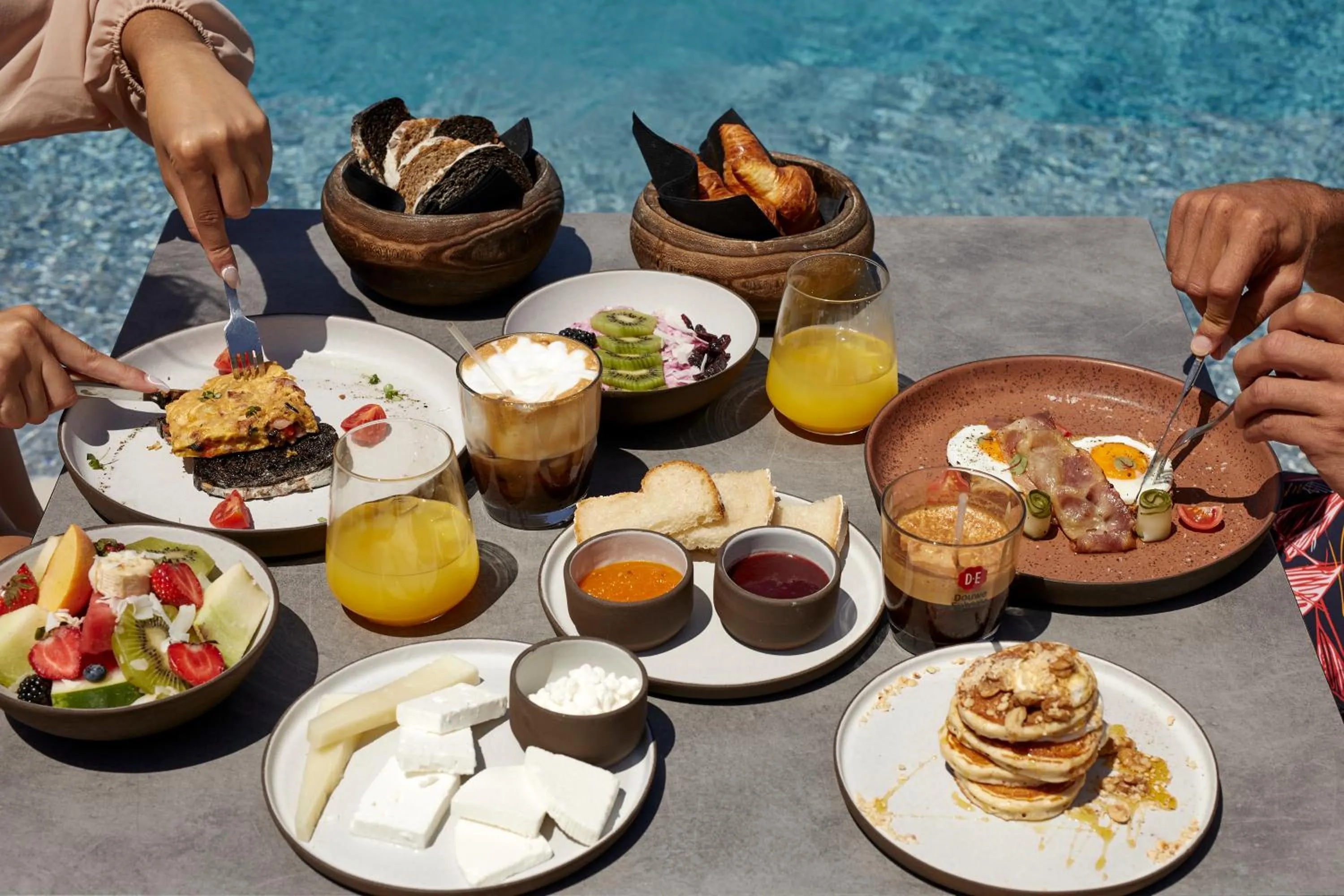 Restaurant/places to eat in North Santorini - A Luxury Spa Hotel