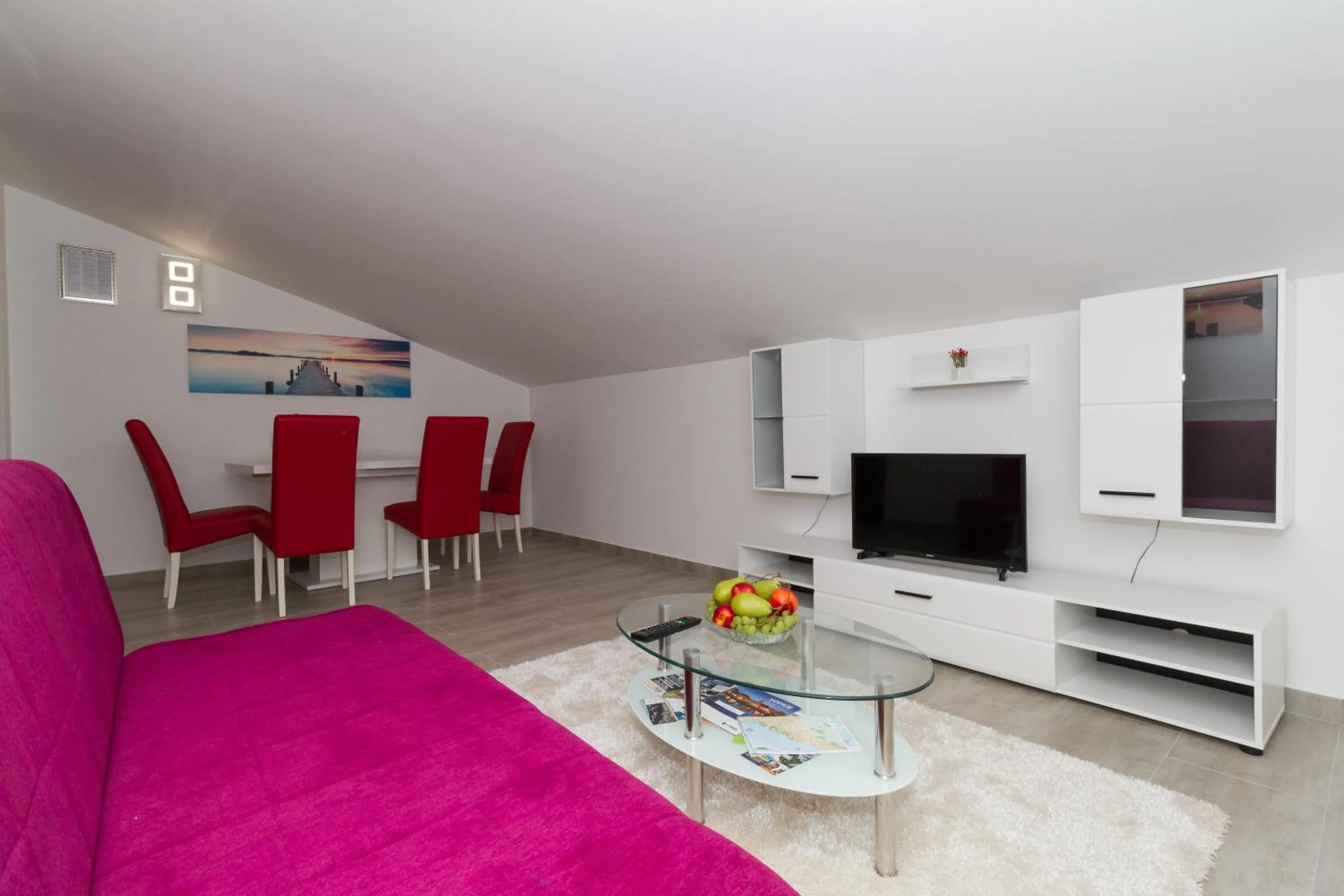 TV and multimedia in Apartments Villa-Ines Center