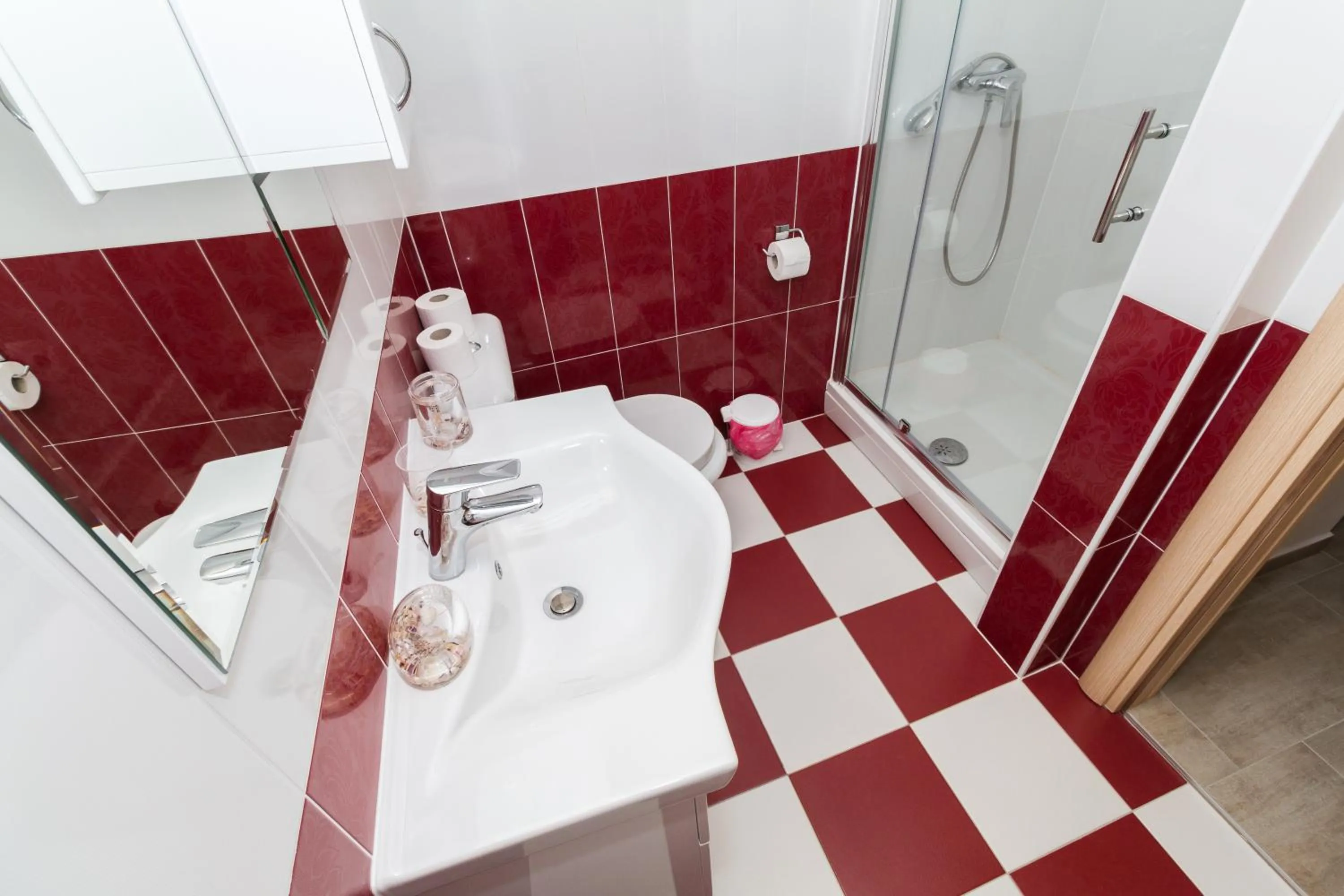 Shower in Apartments Villa-Ines Center