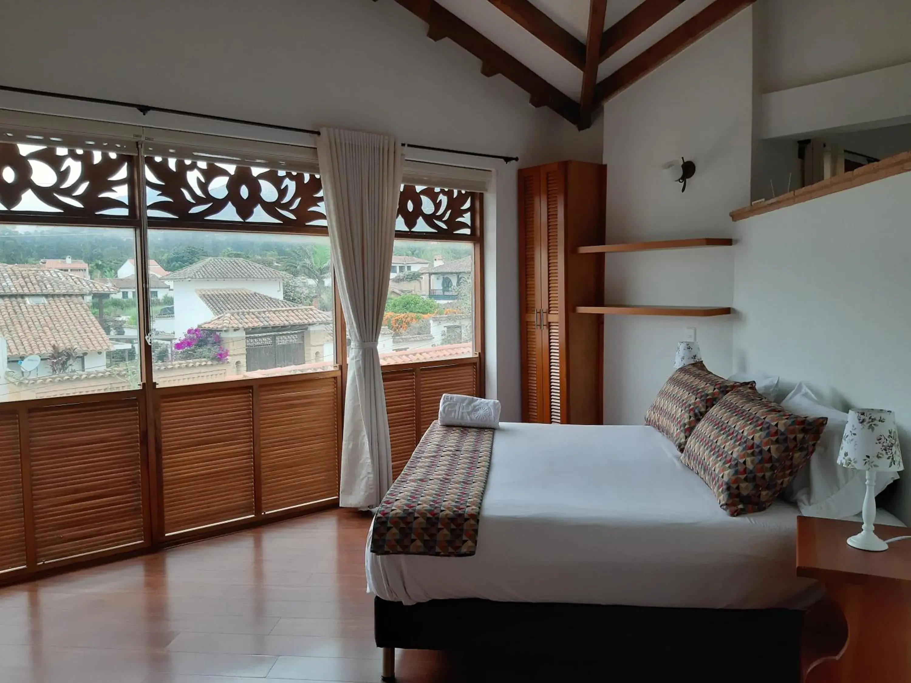 King Suite with Spa Bath in Hotel El Giro King Suite with Spa Bath in Hotel El Giro