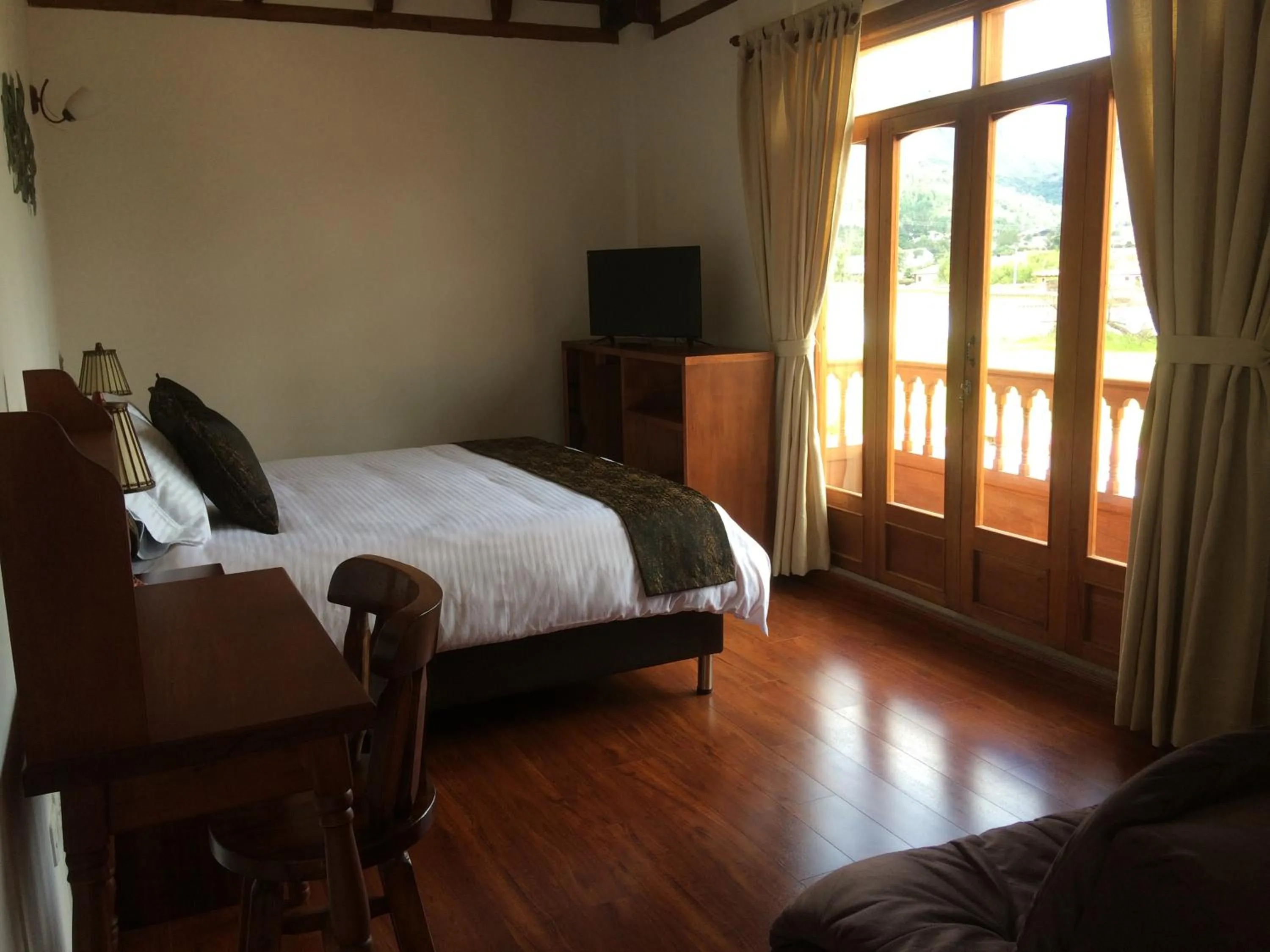 Balcony/Terrace, Bed in Hotel El Giro
