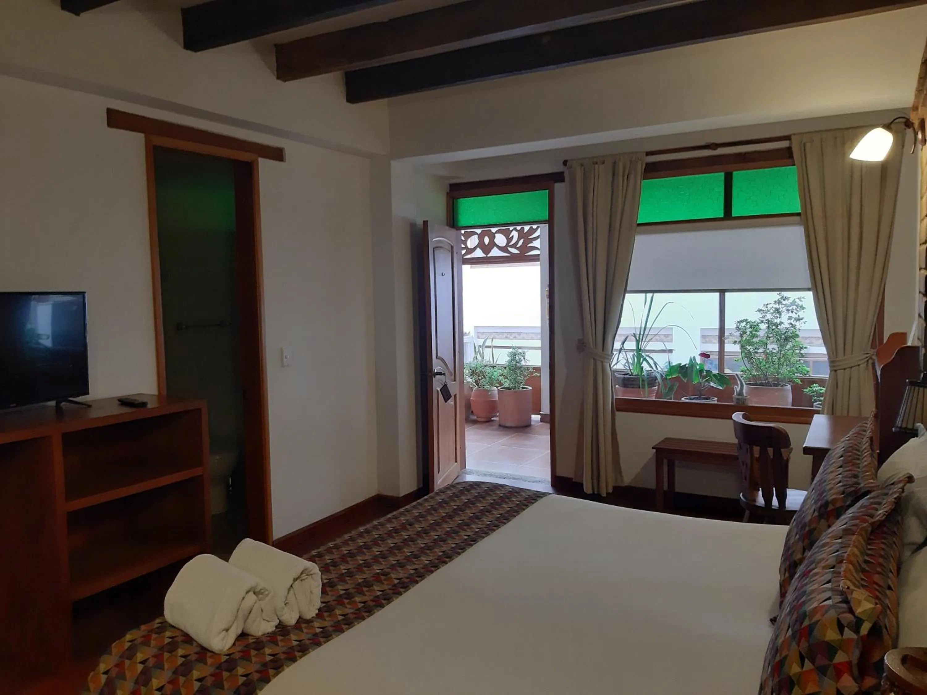 Property building, Bed in Hotel El Giro