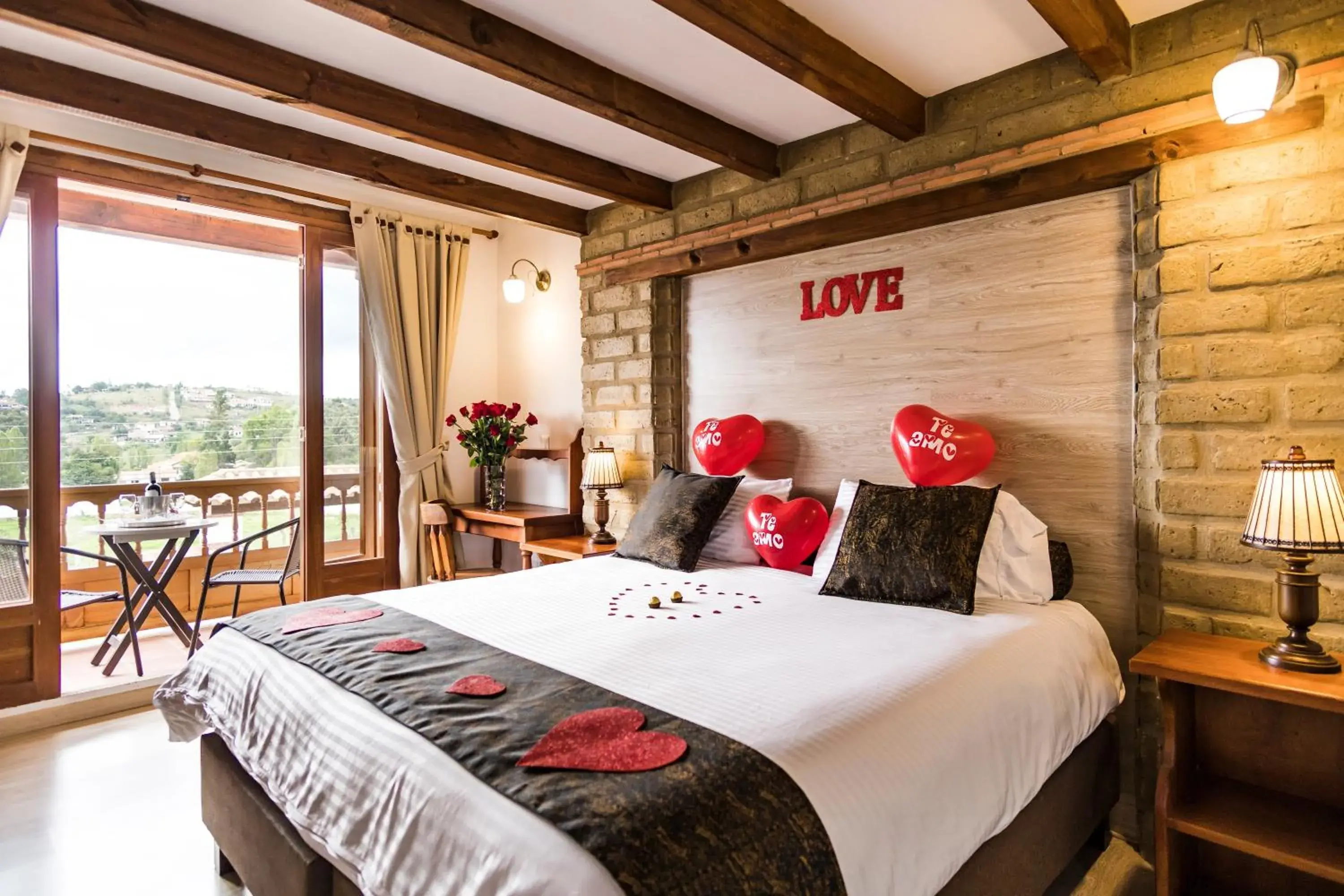 Deluxe Double Room with Balcony in Hotel El Giro Deluxe Double Room with Balcony in Hotel El Giro