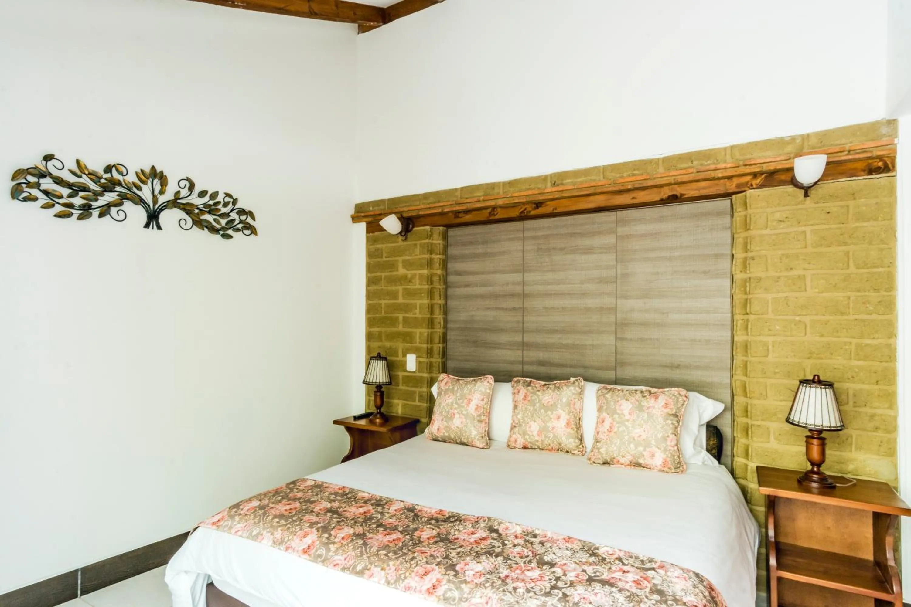 Photo of the whole room, Bed in Hotel El Giro