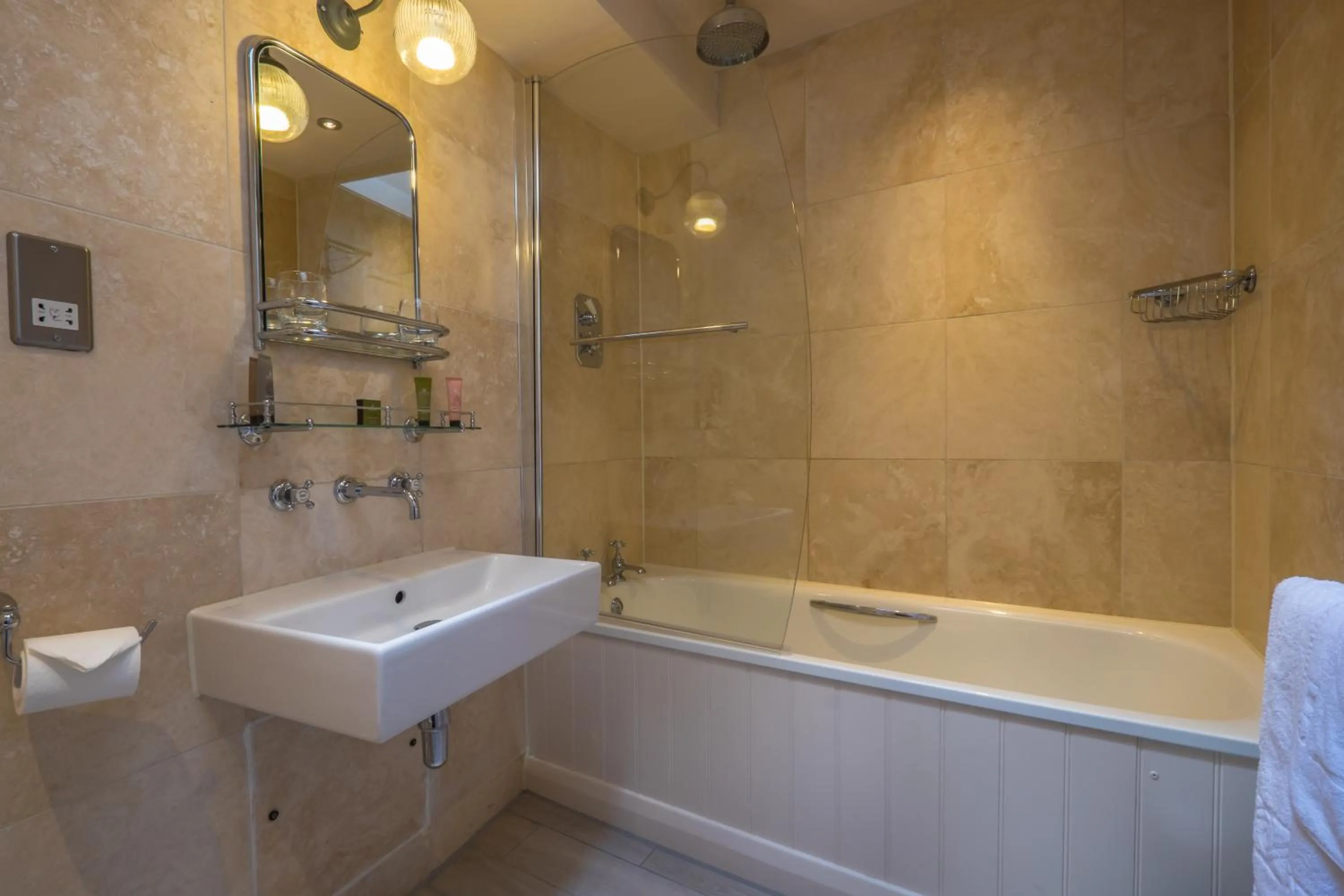 Bathroom in The Lamb Inn