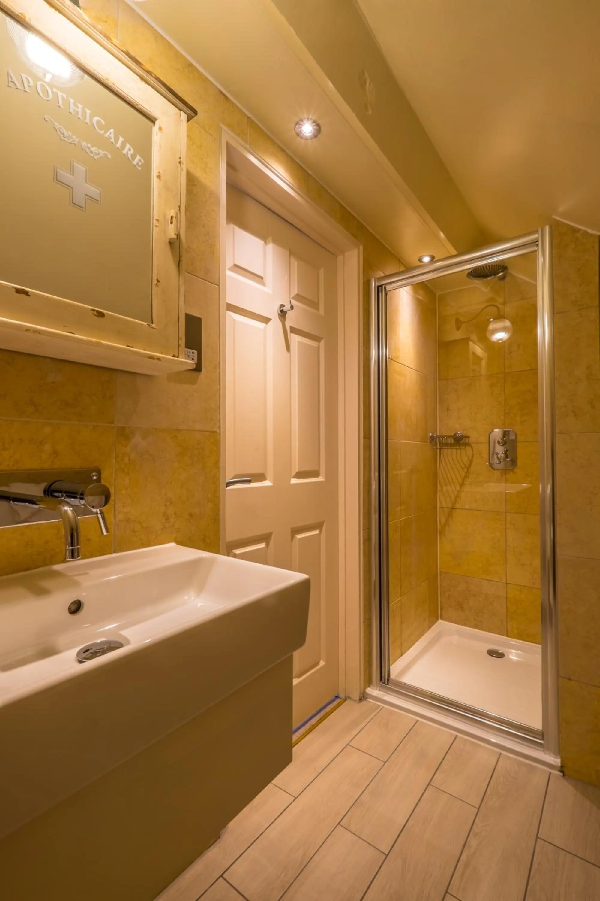 Bathroom in The Lamb Inn