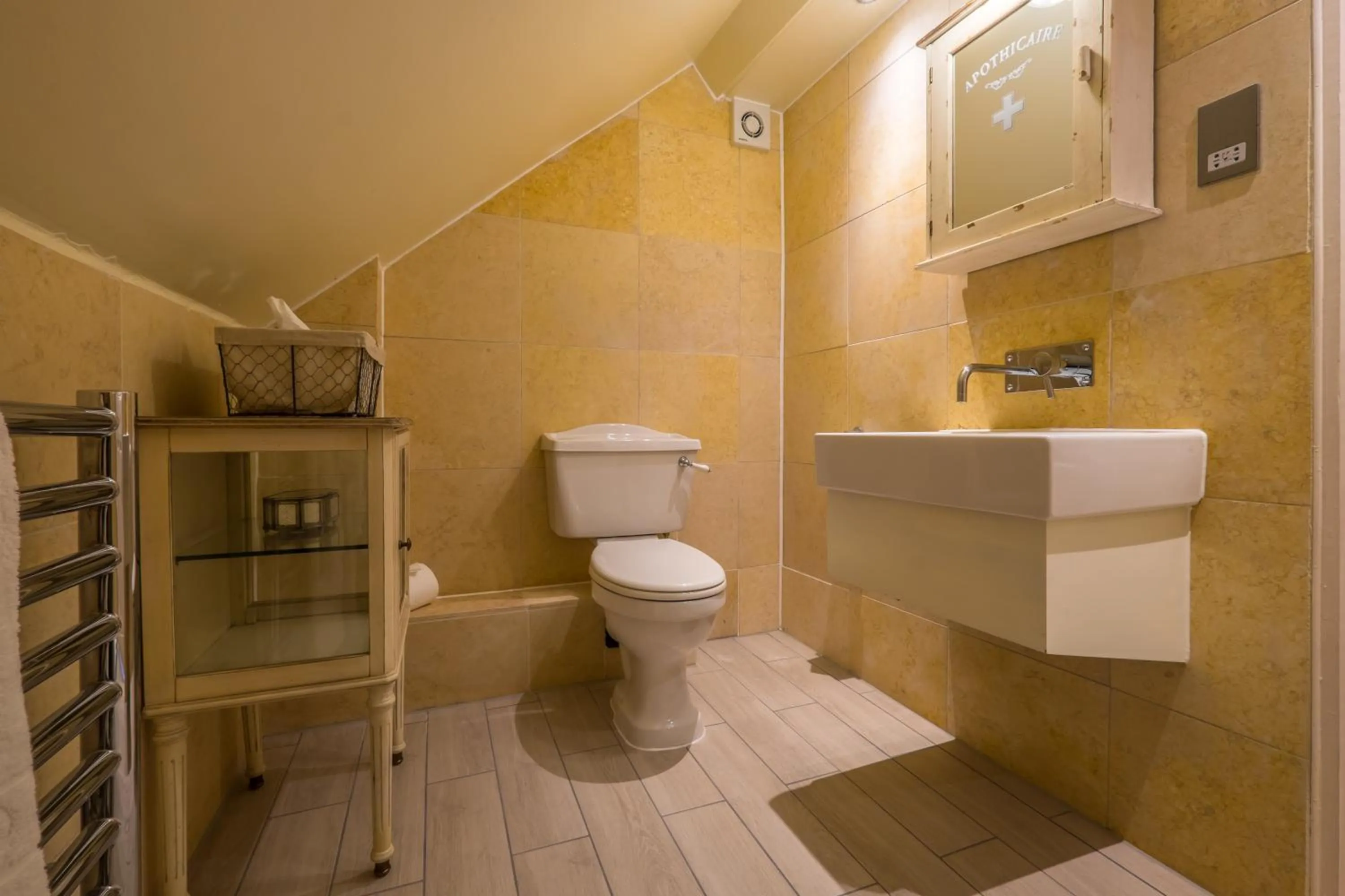 Bathroom in The Lamb Inn