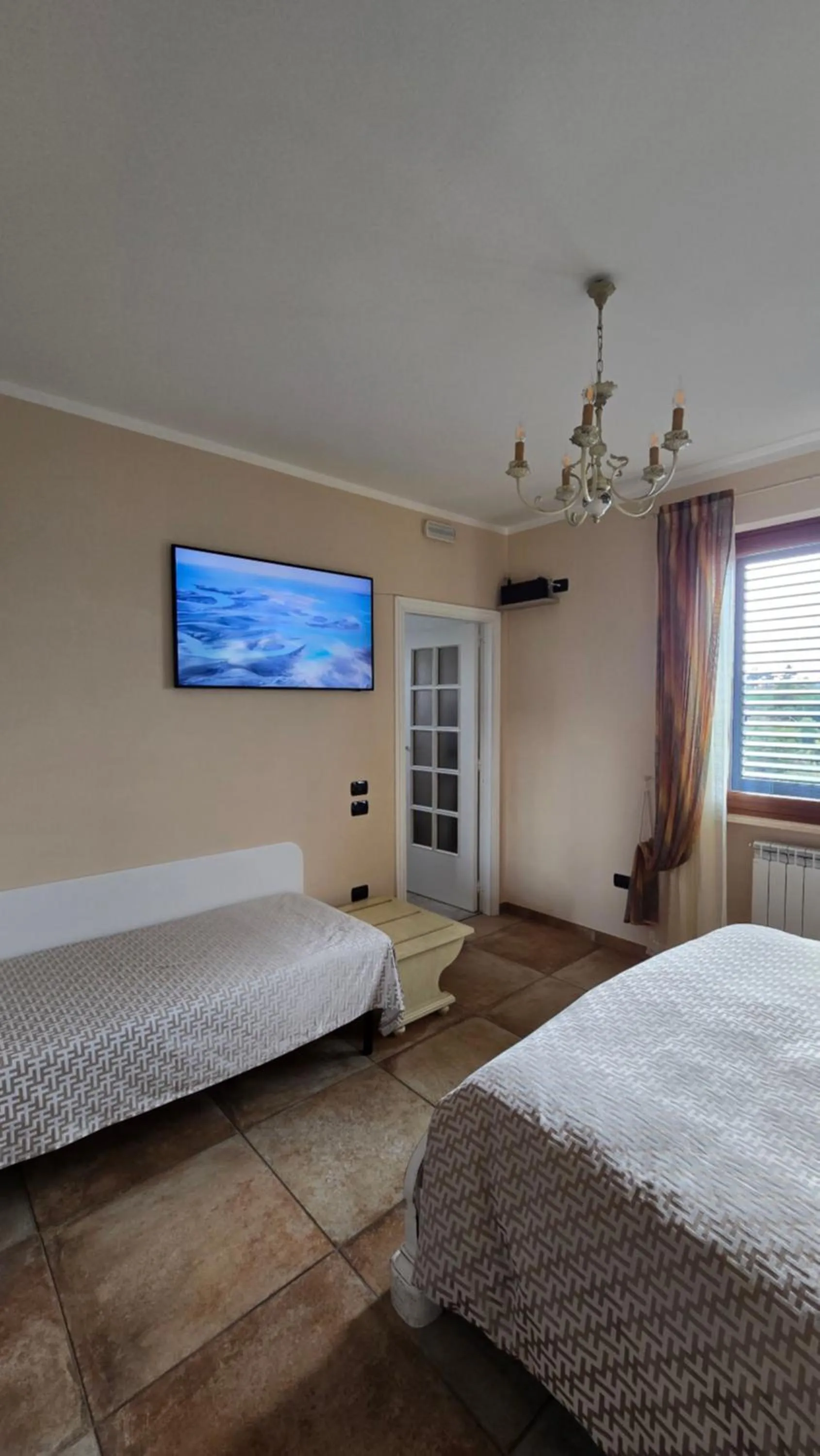 TV and multimedia, Bed in Villa Malvasio Pool and Jacuzzi Room Sassari