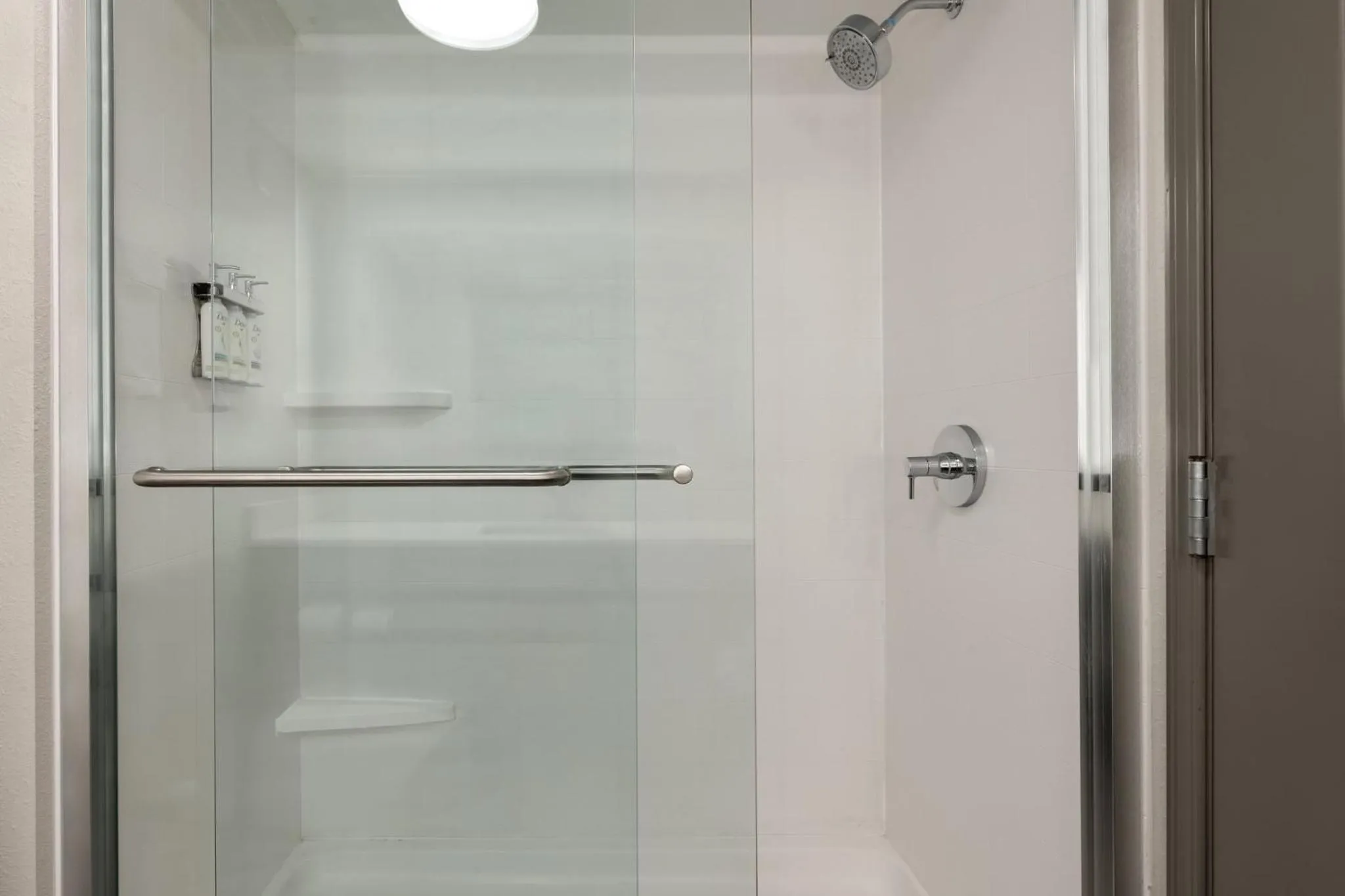 Photo of the whole room in Holiday Inn Express Savannah Airport by IHG