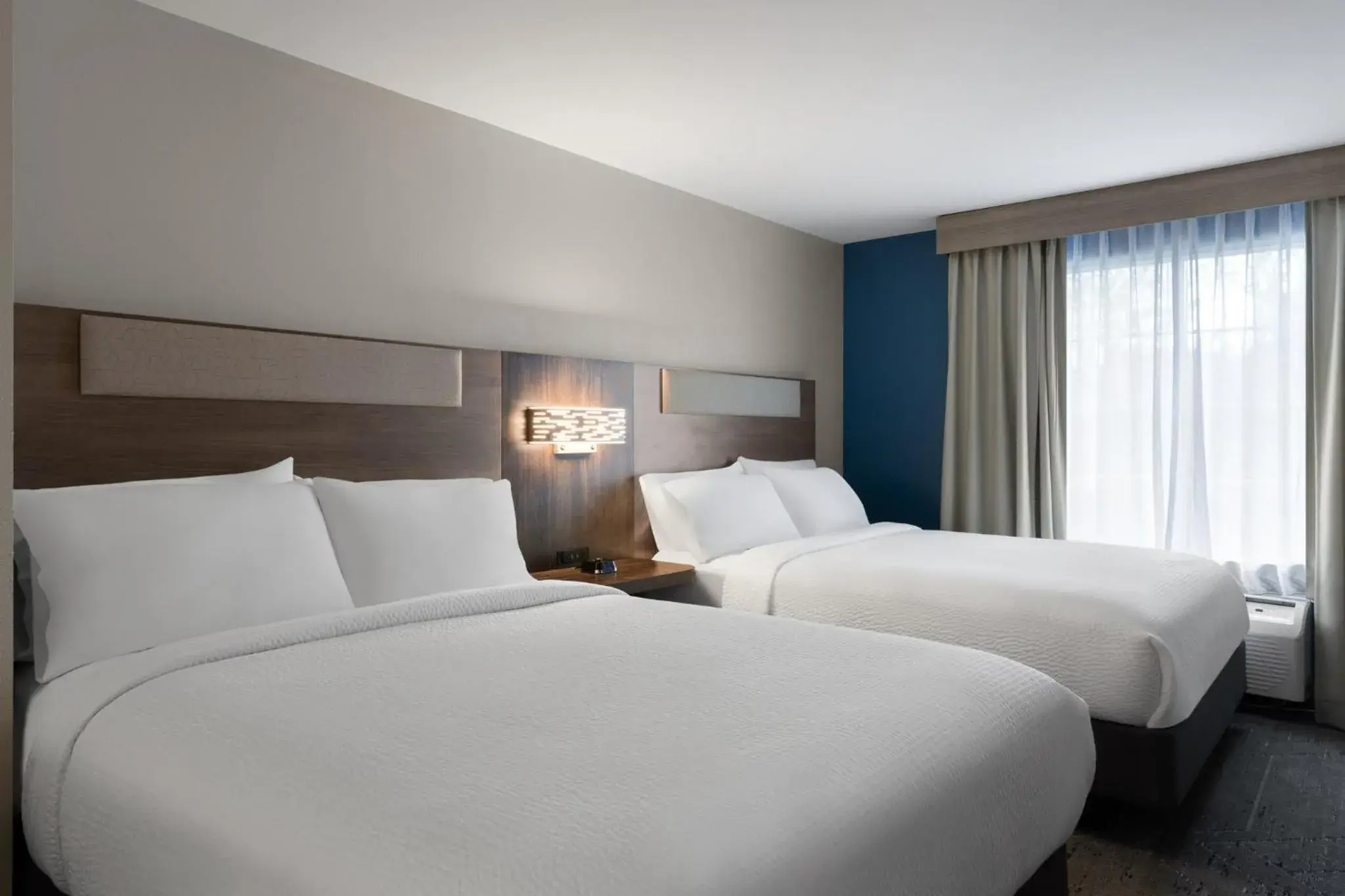 Standard Queen Room with Two Queen Beds in Holiday Inn Express Savannah Airport by IHG Standard Queen Room with Two Queen Beds in Holiday Inn Express Savannah Airport by IHG