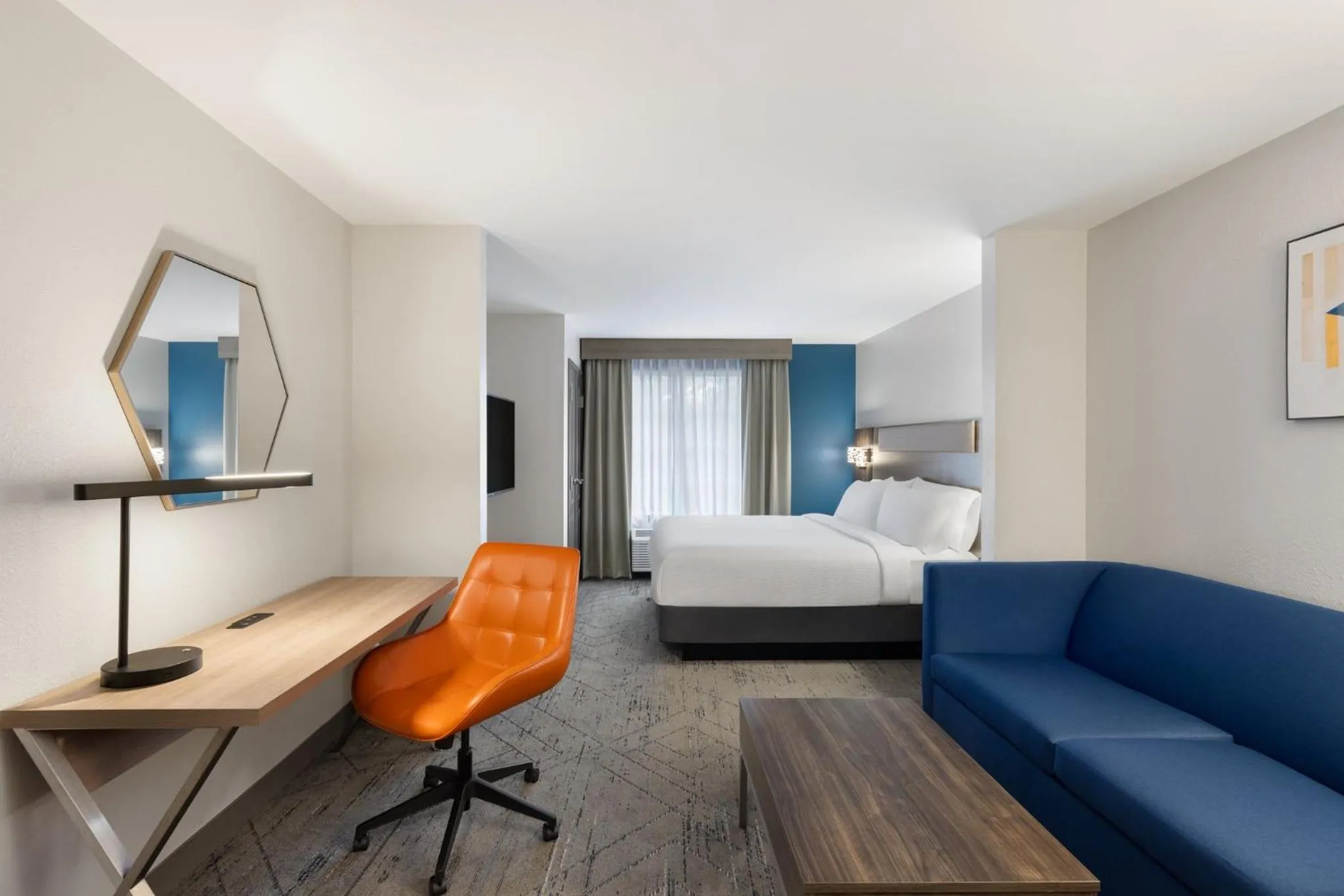 Photo of the whole room, Bed in Holiday Inn Express Savannah Airport by IHG