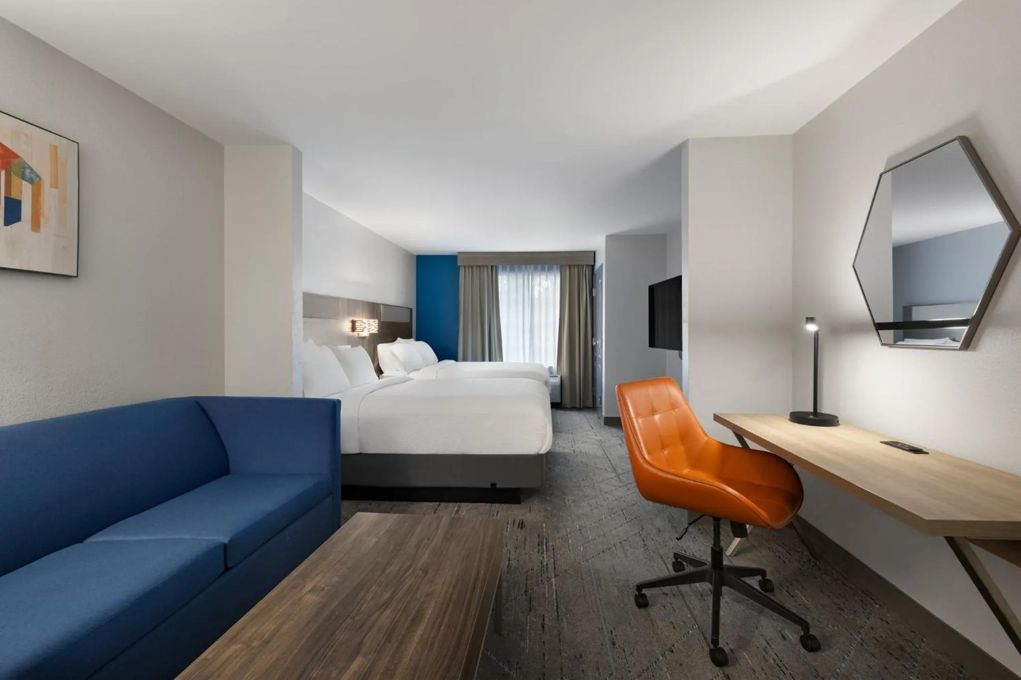 Photo of the whole room in Holiday Inn Express Savannah Airport by IHG