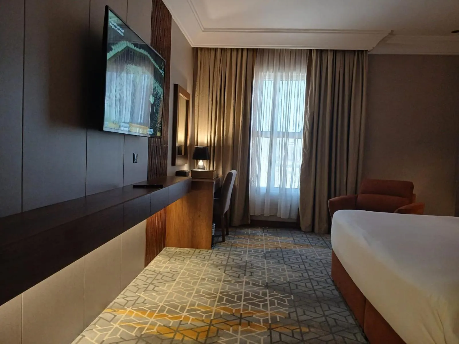 TV and multimedia, Bed in Crown Town Hotel