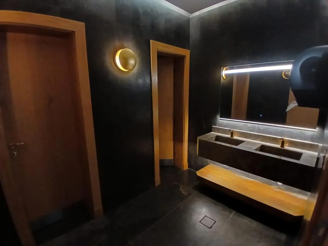 Property building, Bed in Crown Town Hotel