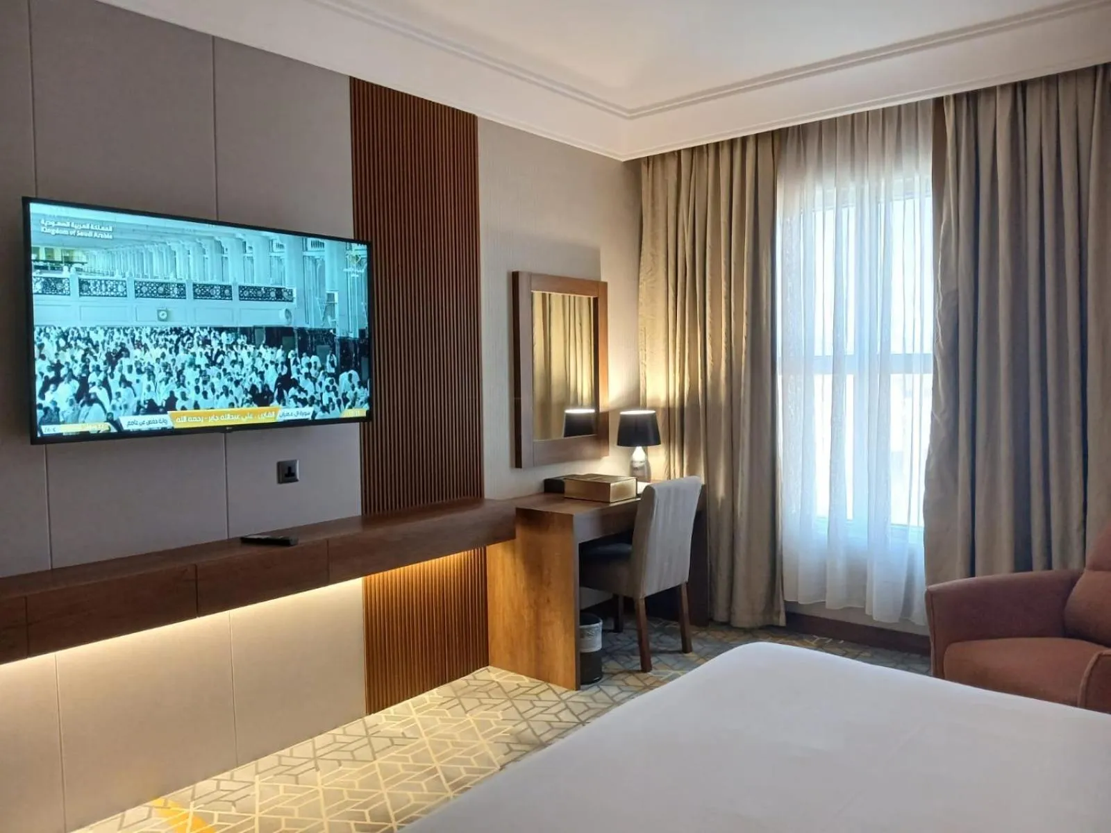 Communal lounge/ TV room, Bed in Crown Town Hotel