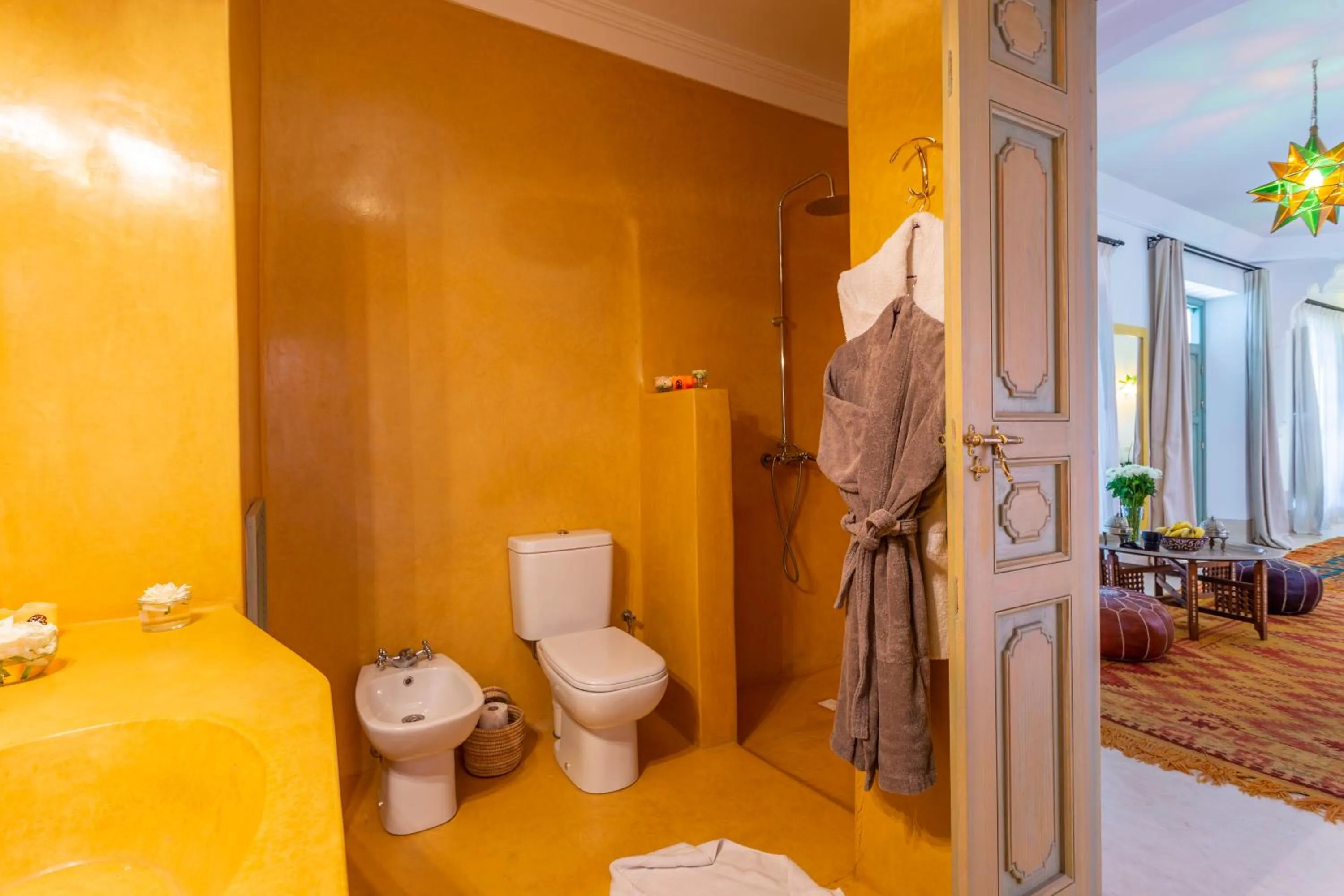 Shower in Riad Azahar