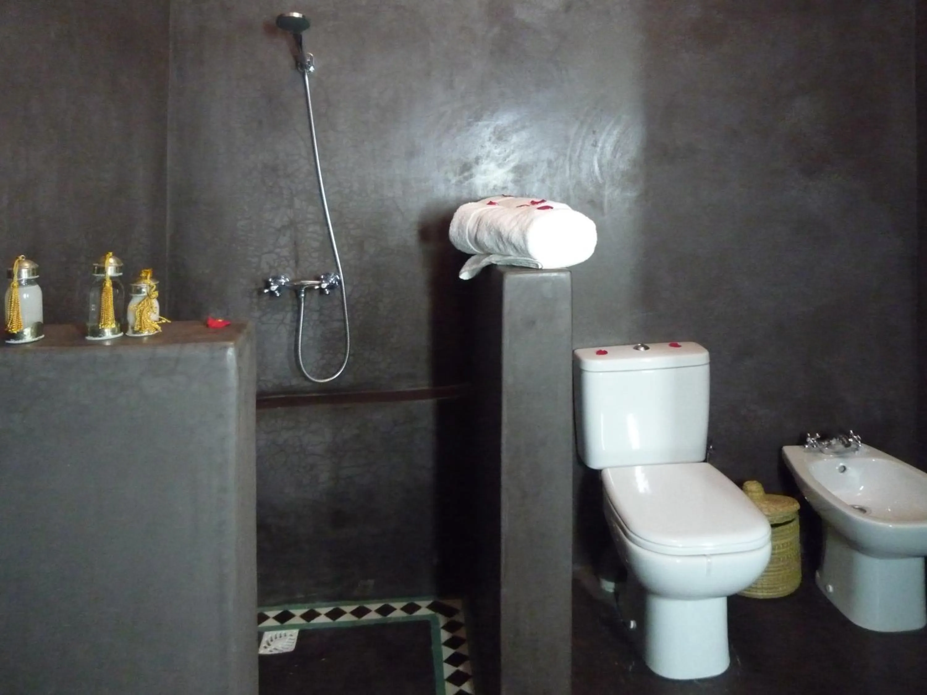 Shower in Riad Azahar