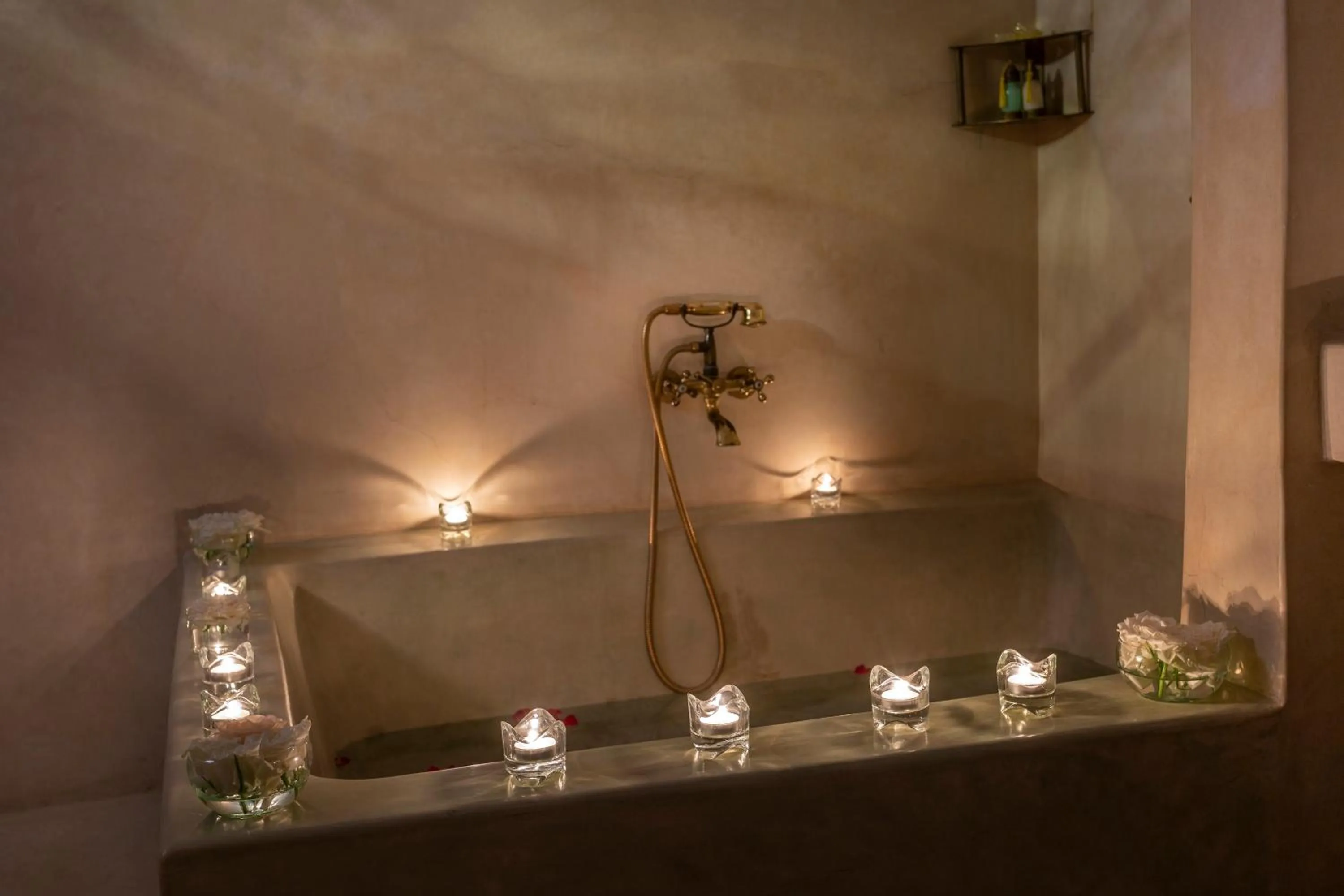 Shower in Riad Azahar