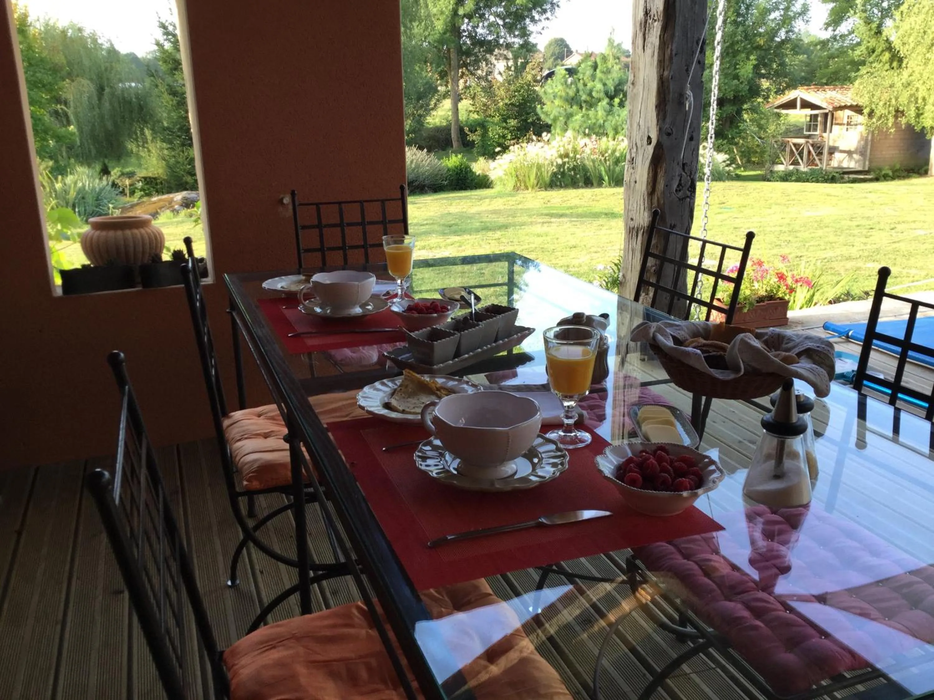 Dining area in les epis du vent