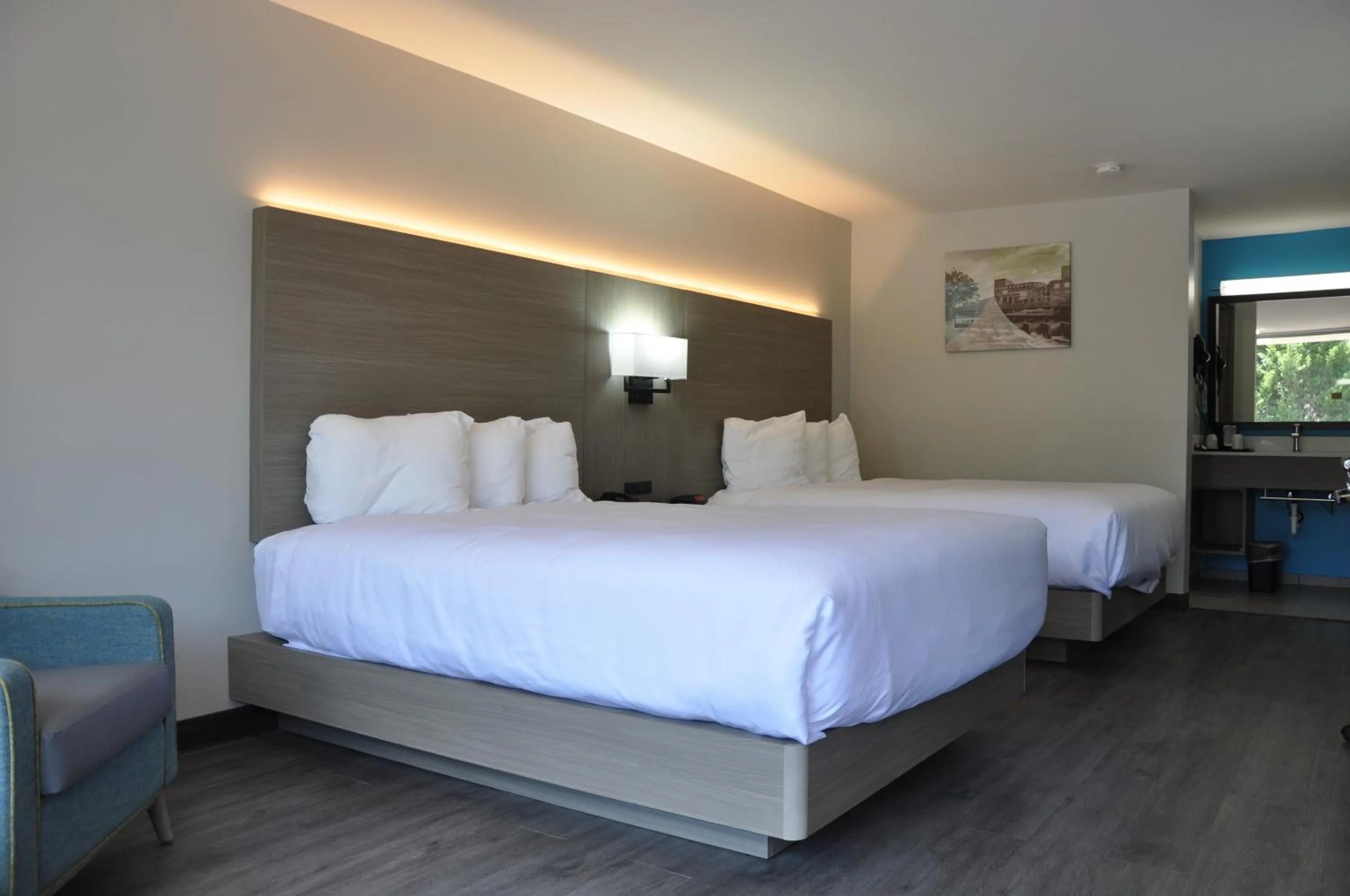 Bed in Best Western Greenville Airport