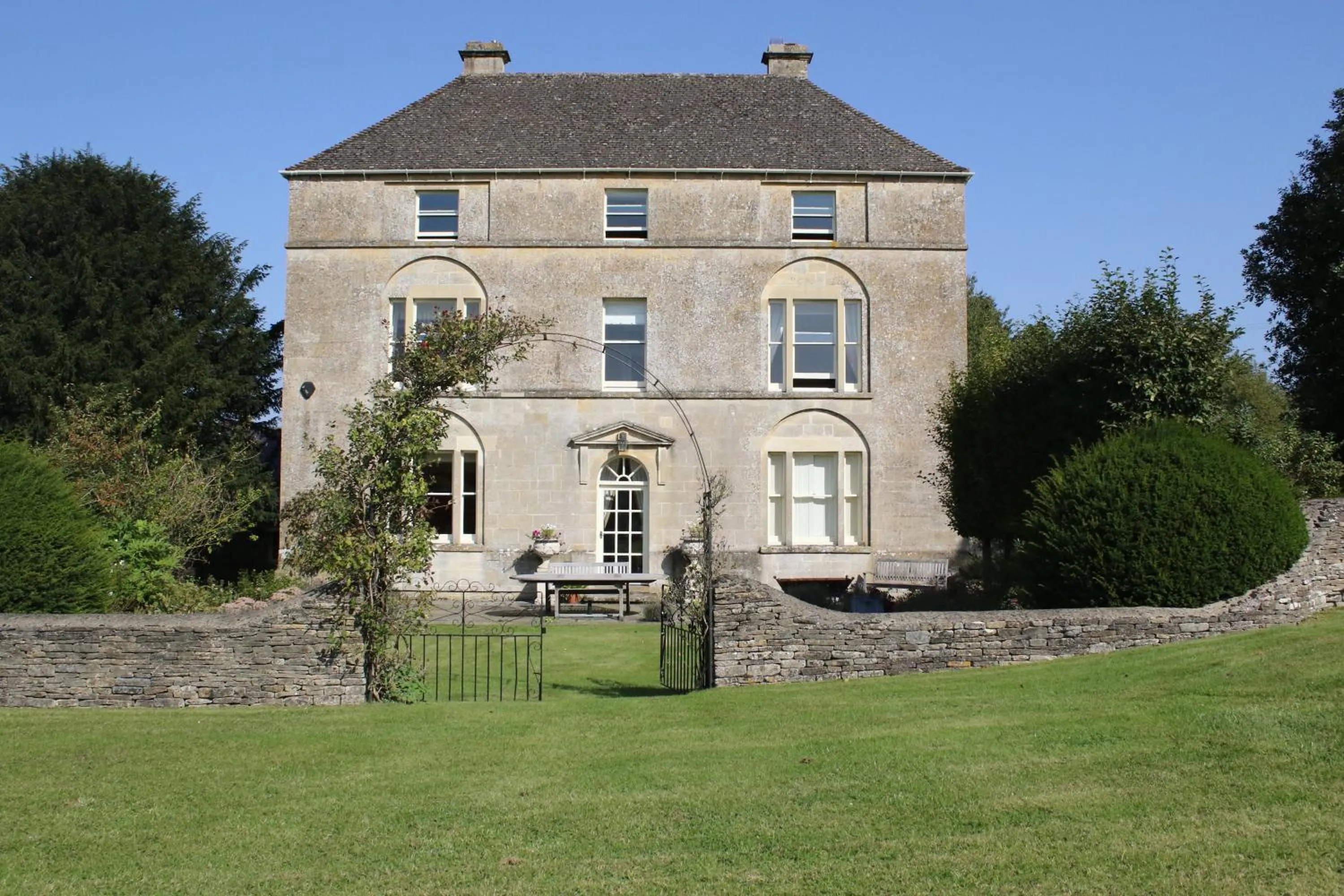 Aylworth Manor