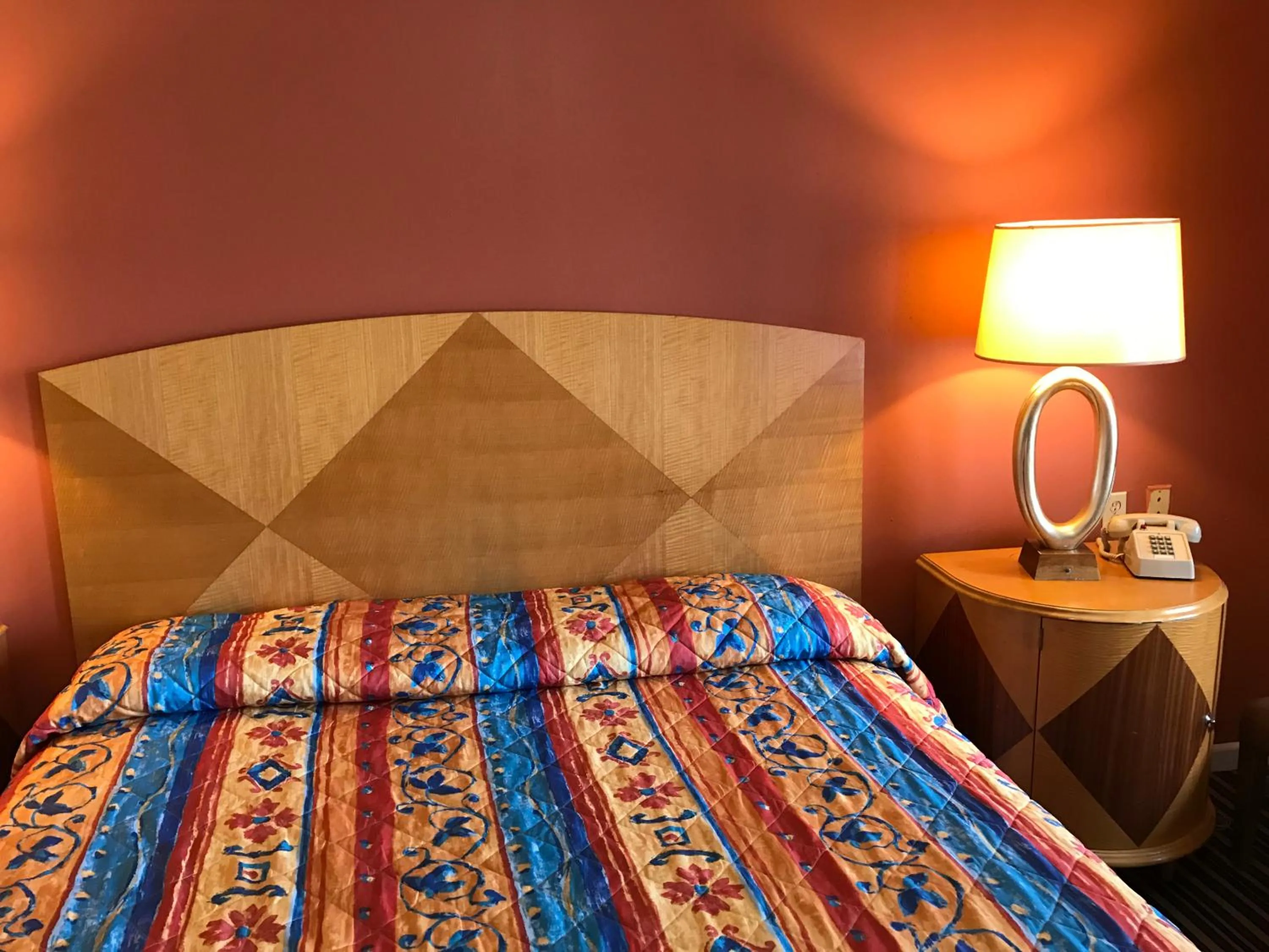 Bedroom, Bed in Sunset Motel