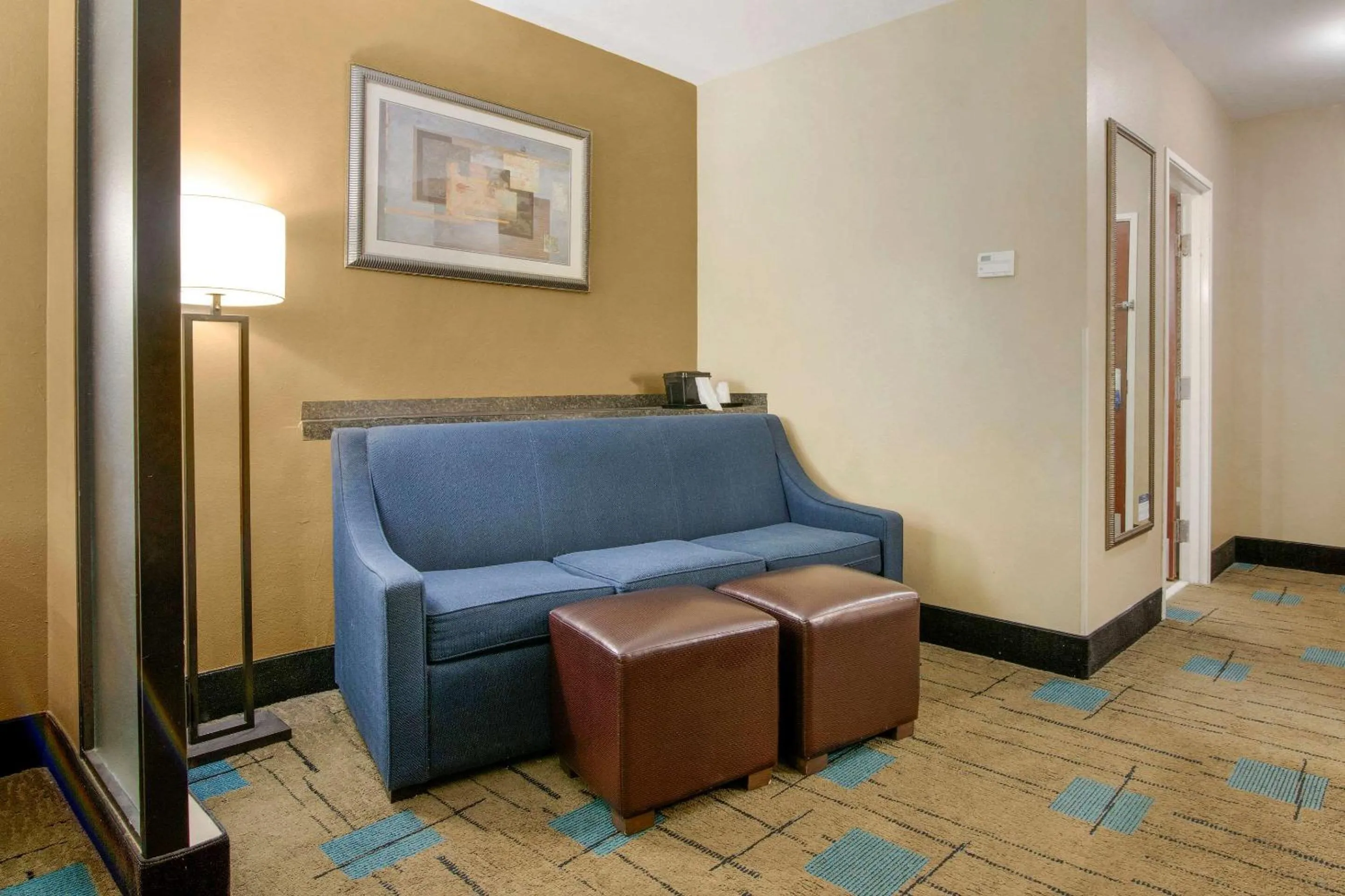 Photo of the whole room in Comfort Suites near MCAS Beaufort