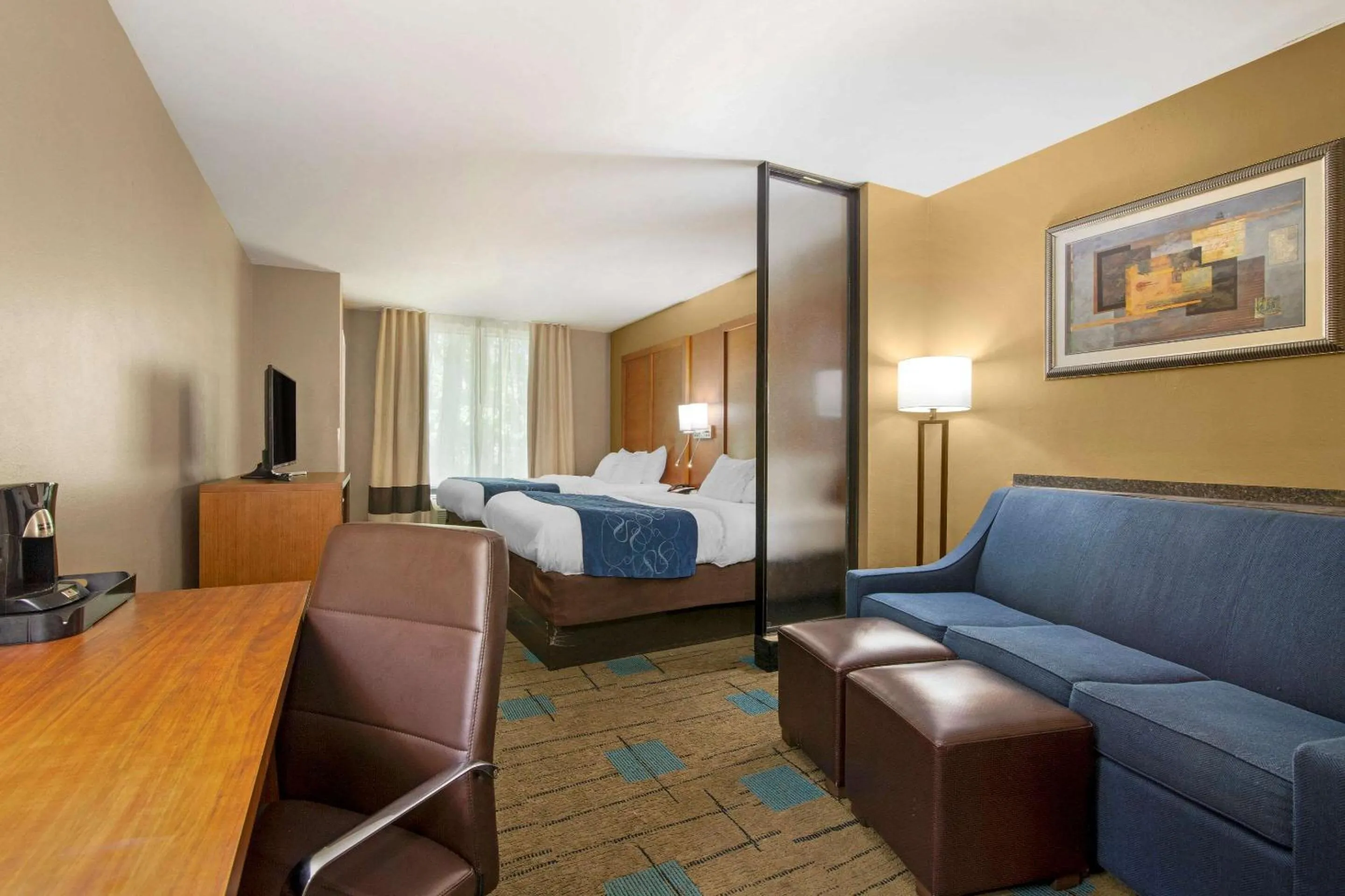 Photo of the whole room, Bed in Comfort Suites near MCAS Beaufort