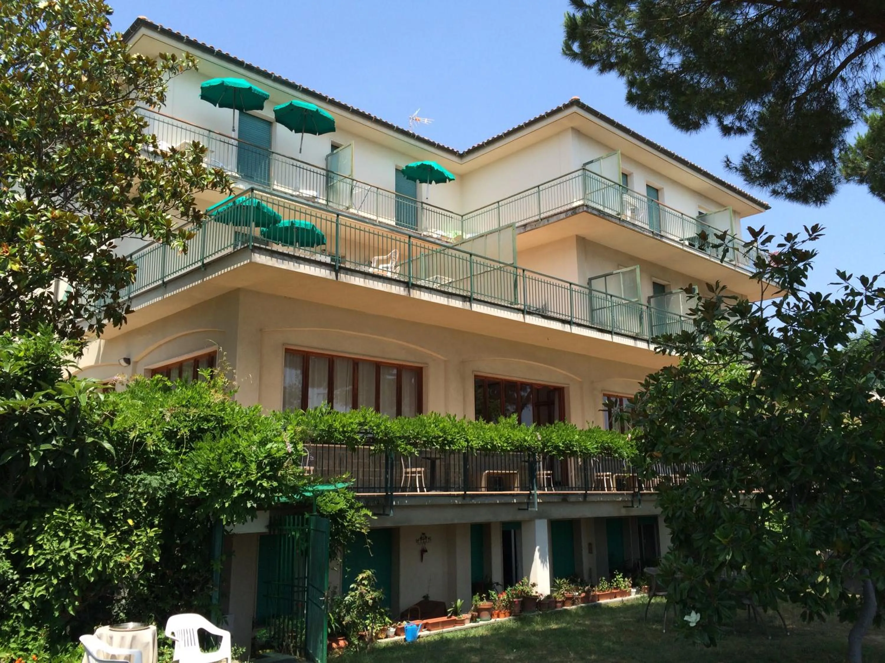 Facade/entrance in Residence la Vignetta