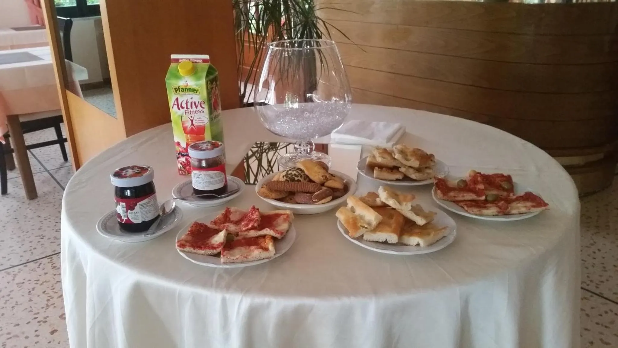 Continental breakfast in Residence la Vignetta