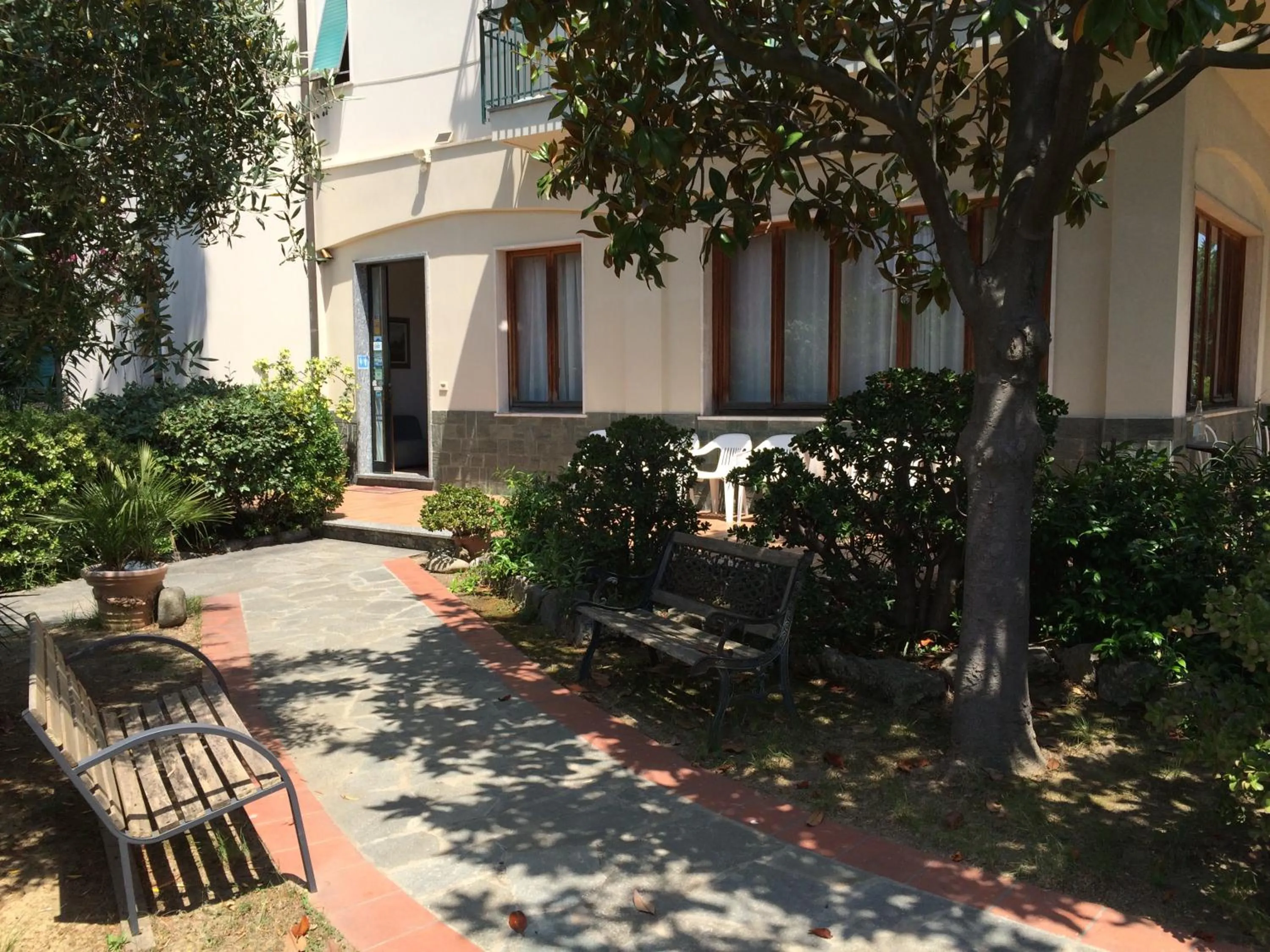 Facade/entrance in Residence la Vignetta