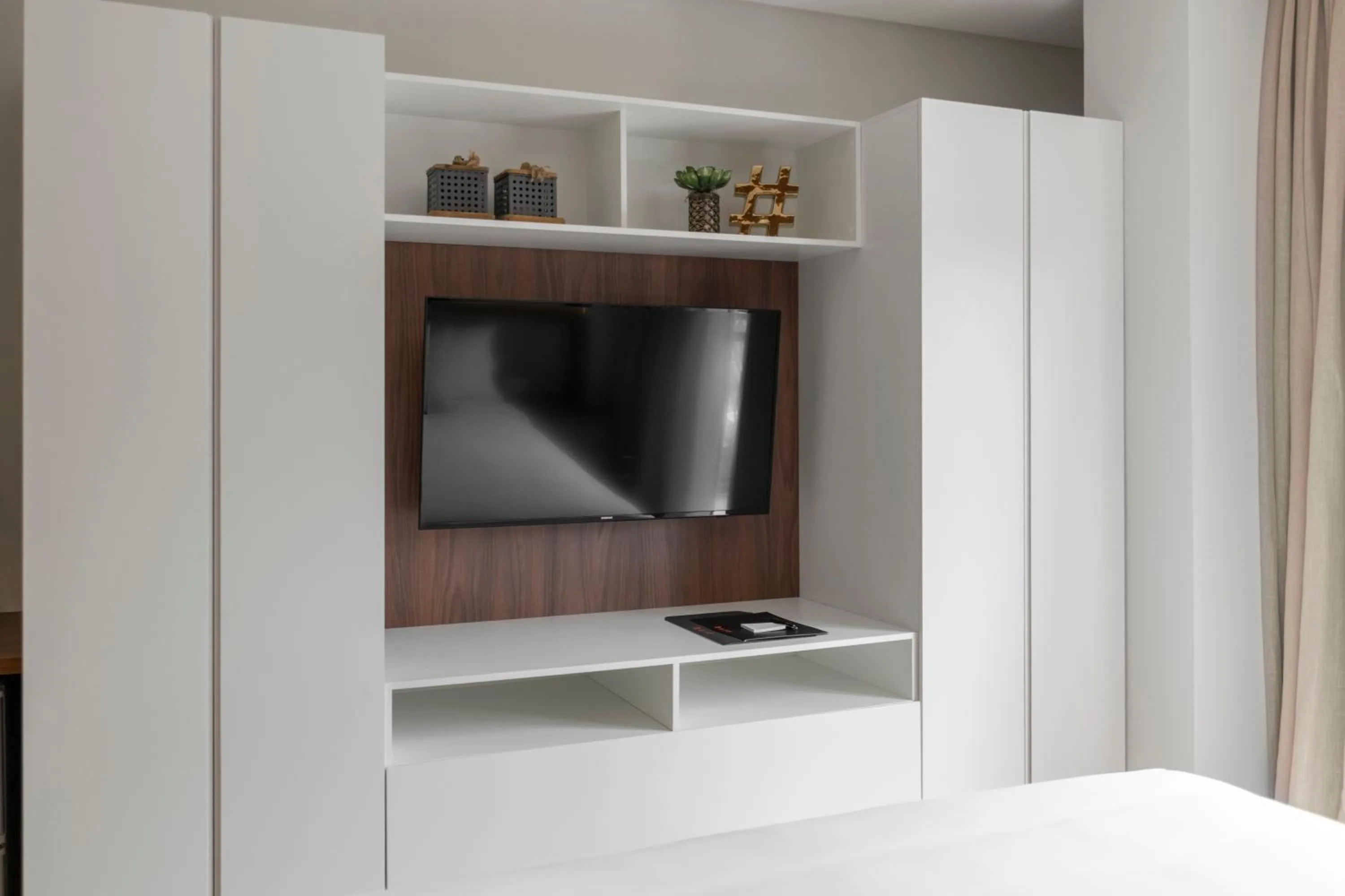 TV and multimedia in Five Hotel & Residences