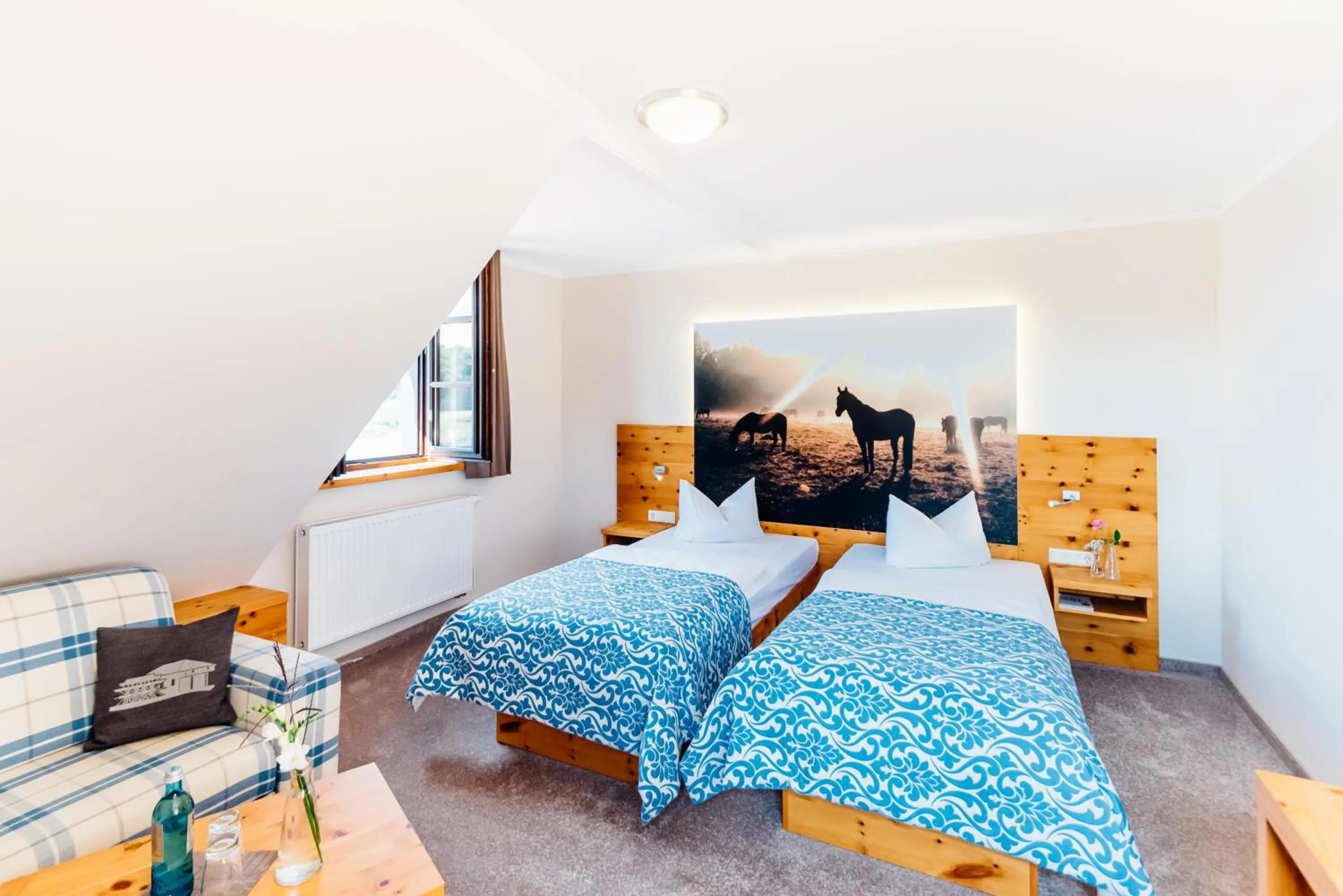 Photo of the whole room, Bed in Erlebnishotel "Zur Schiffsmühle" GmbH