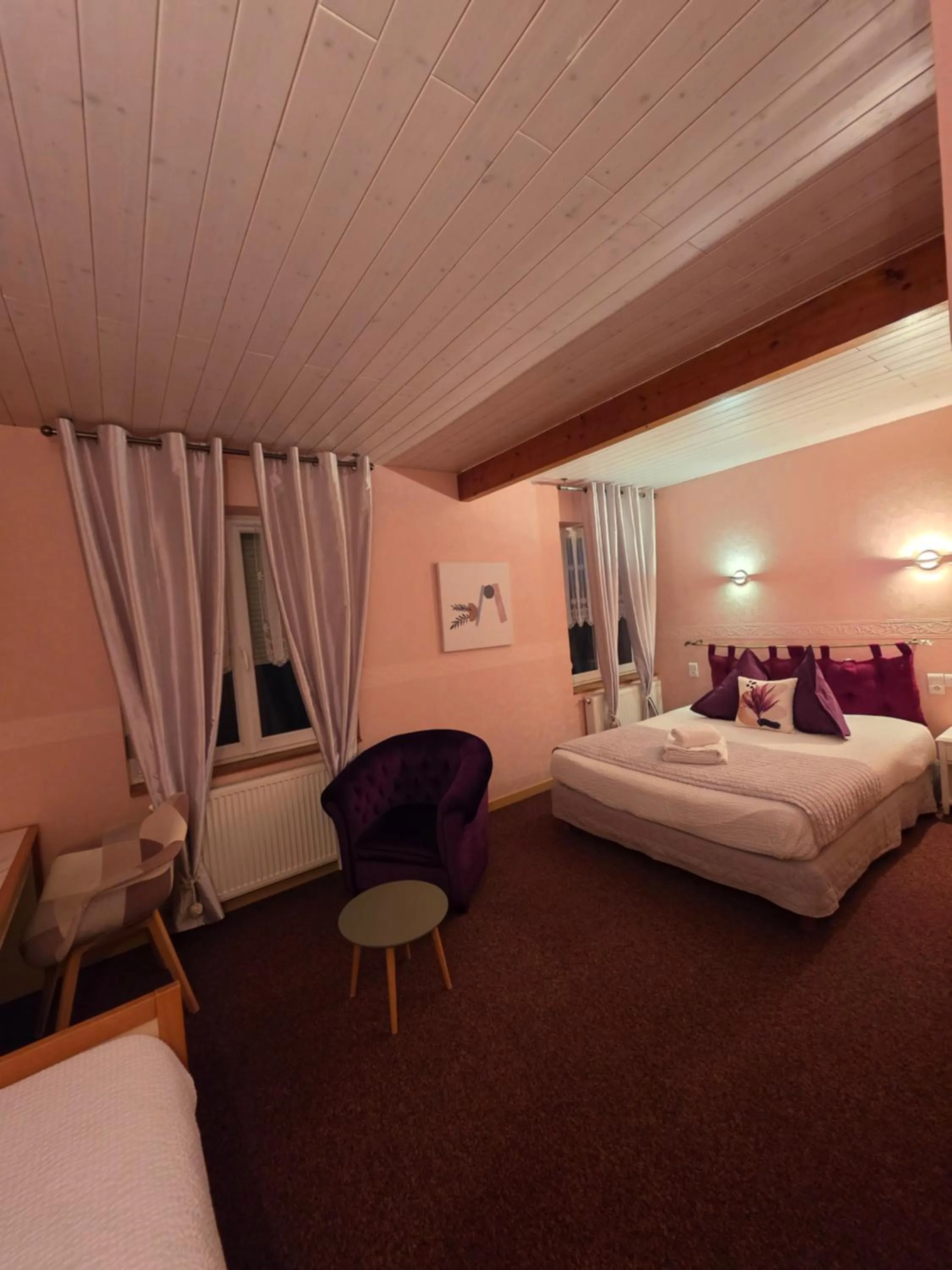 Bed in Relais Vosgien - Hôtel Restaurant "la Table de Sophia"