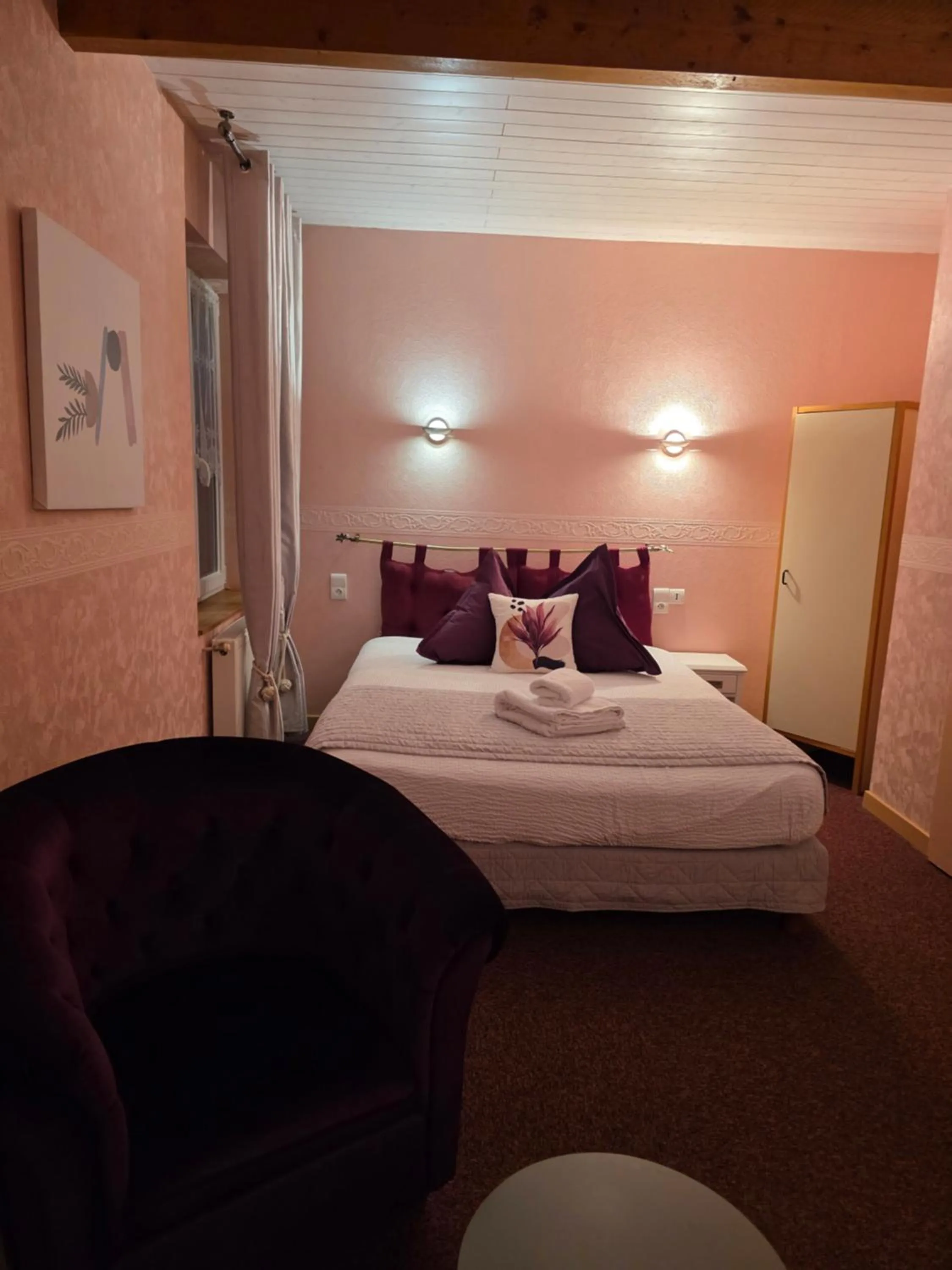 Bed in Relais Vosgien - Hôtel Restaurant "la Table de Sophia"