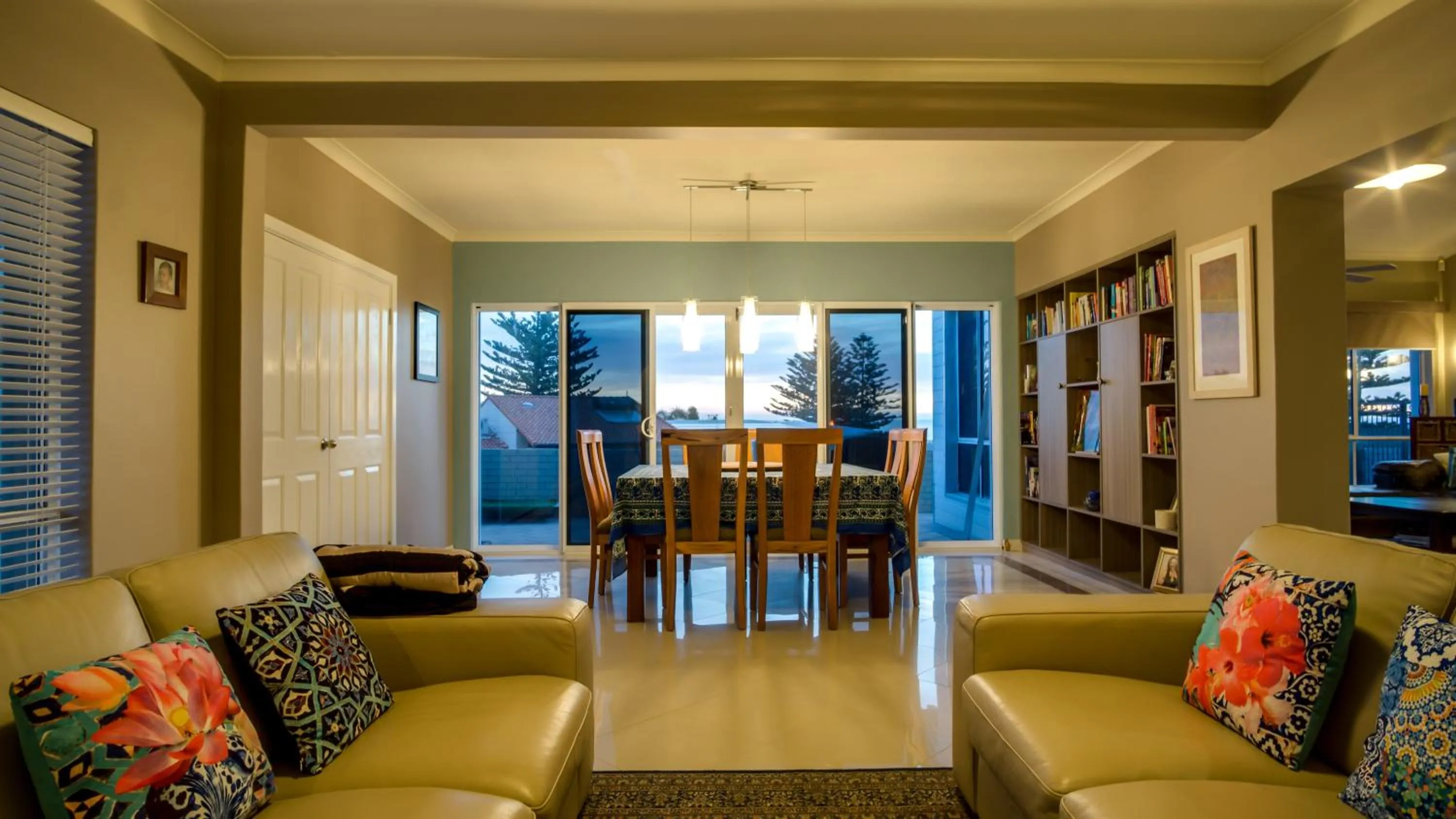 Library in Mullaloo B & B