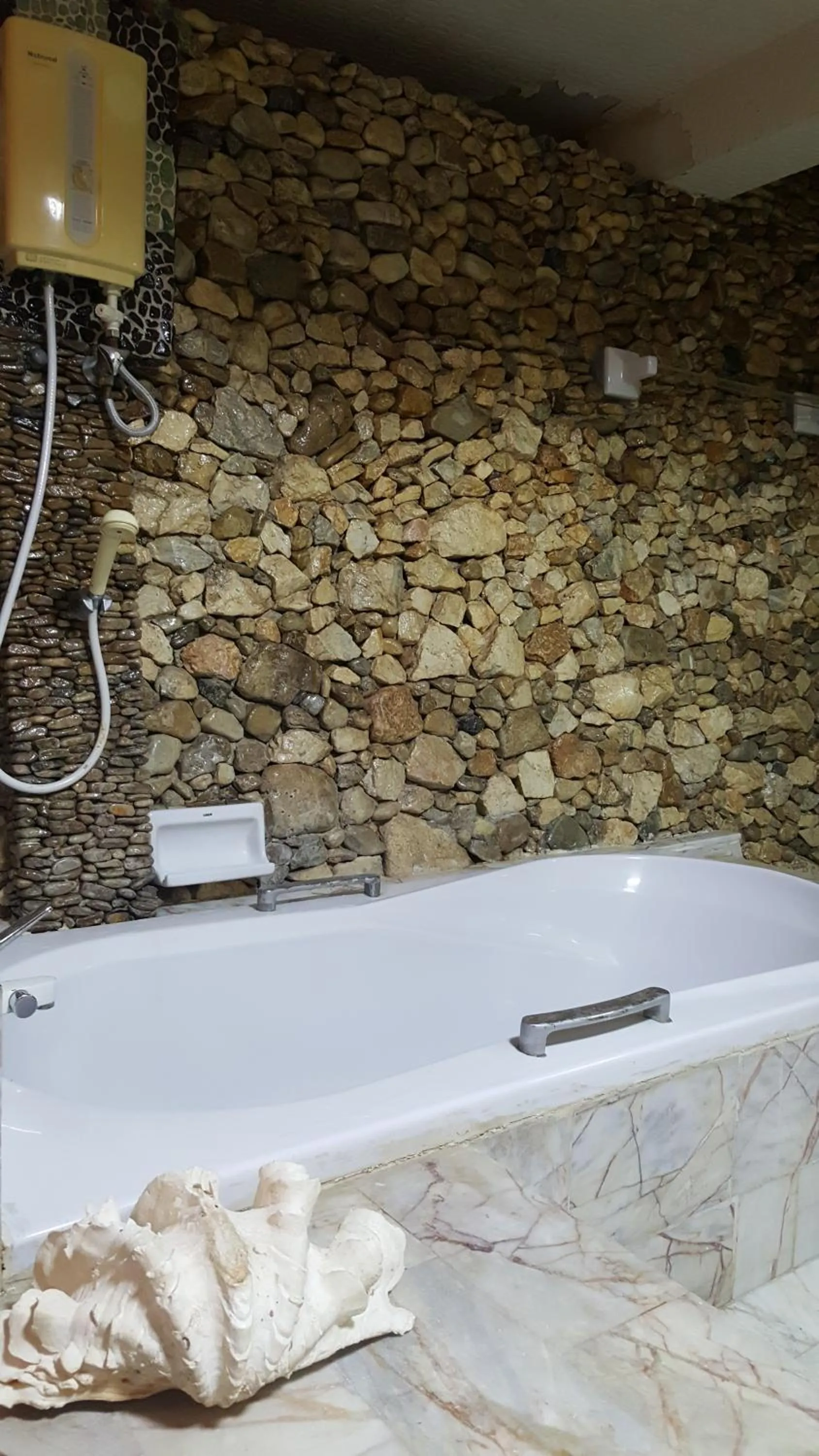 Bathroom in Ratmanee House