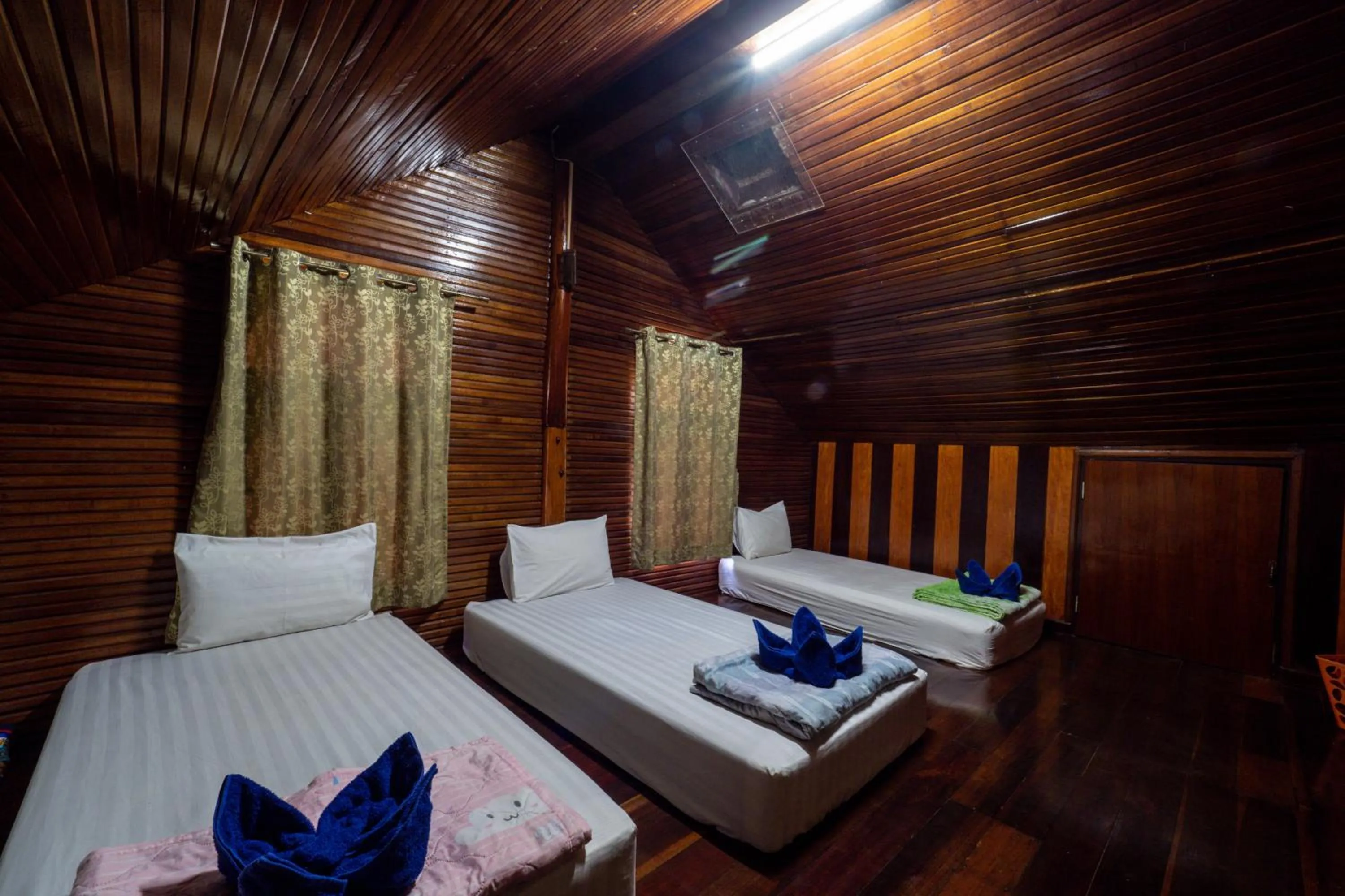 Bed in Ratmanee House