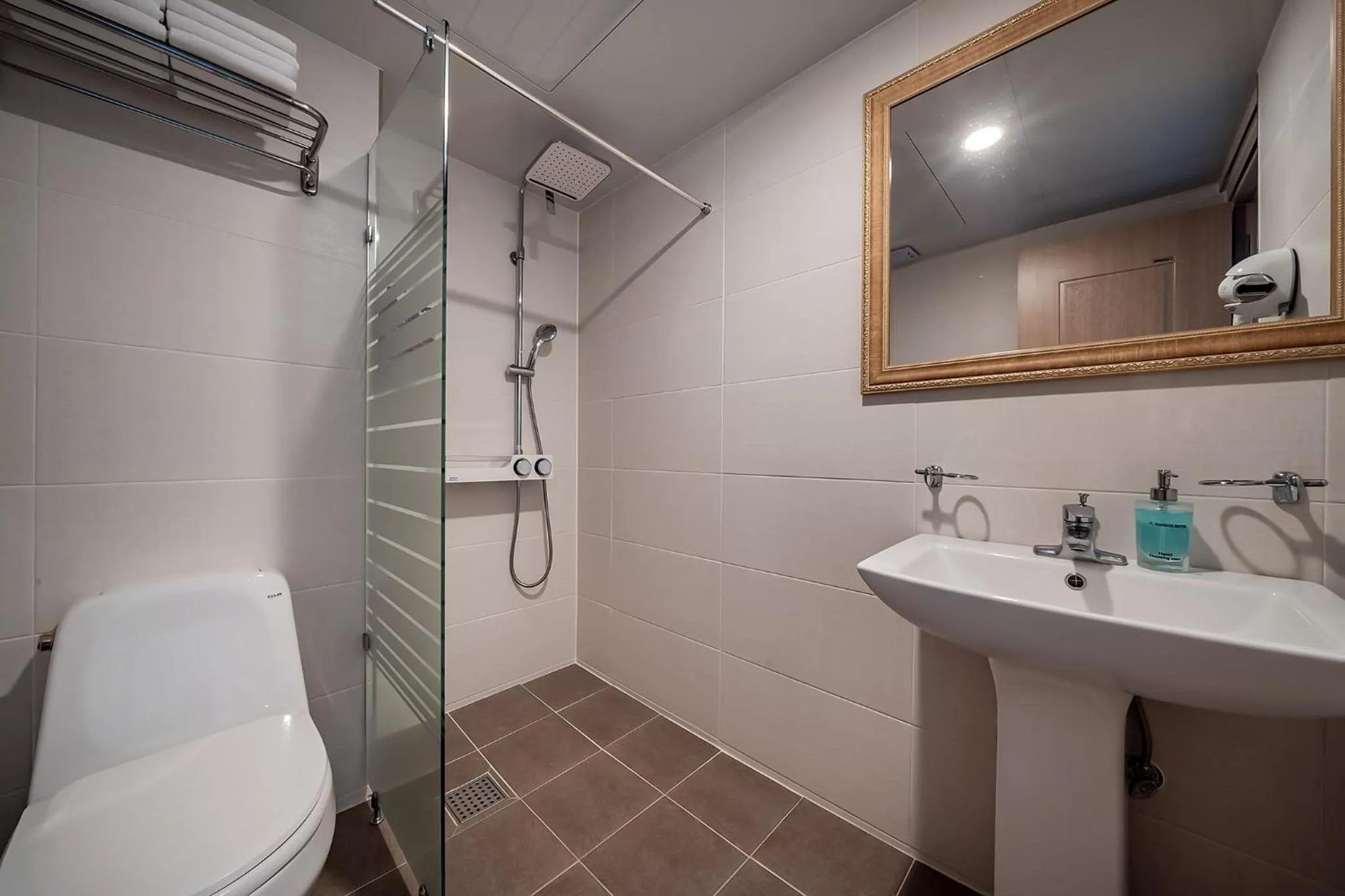 Bathroom in Sunrise Hotel Supjikoji