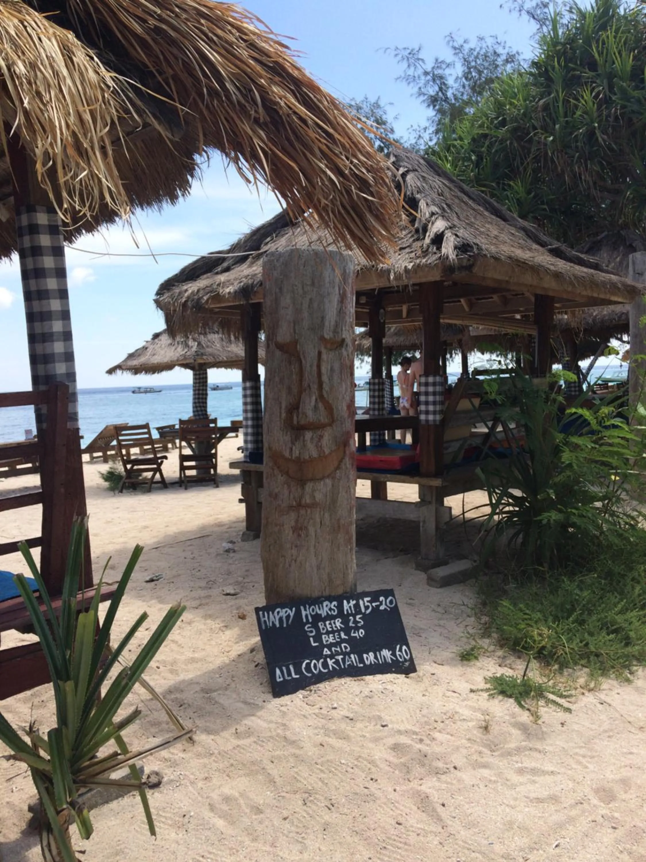 Restaurant/places to eat in Gili Beach