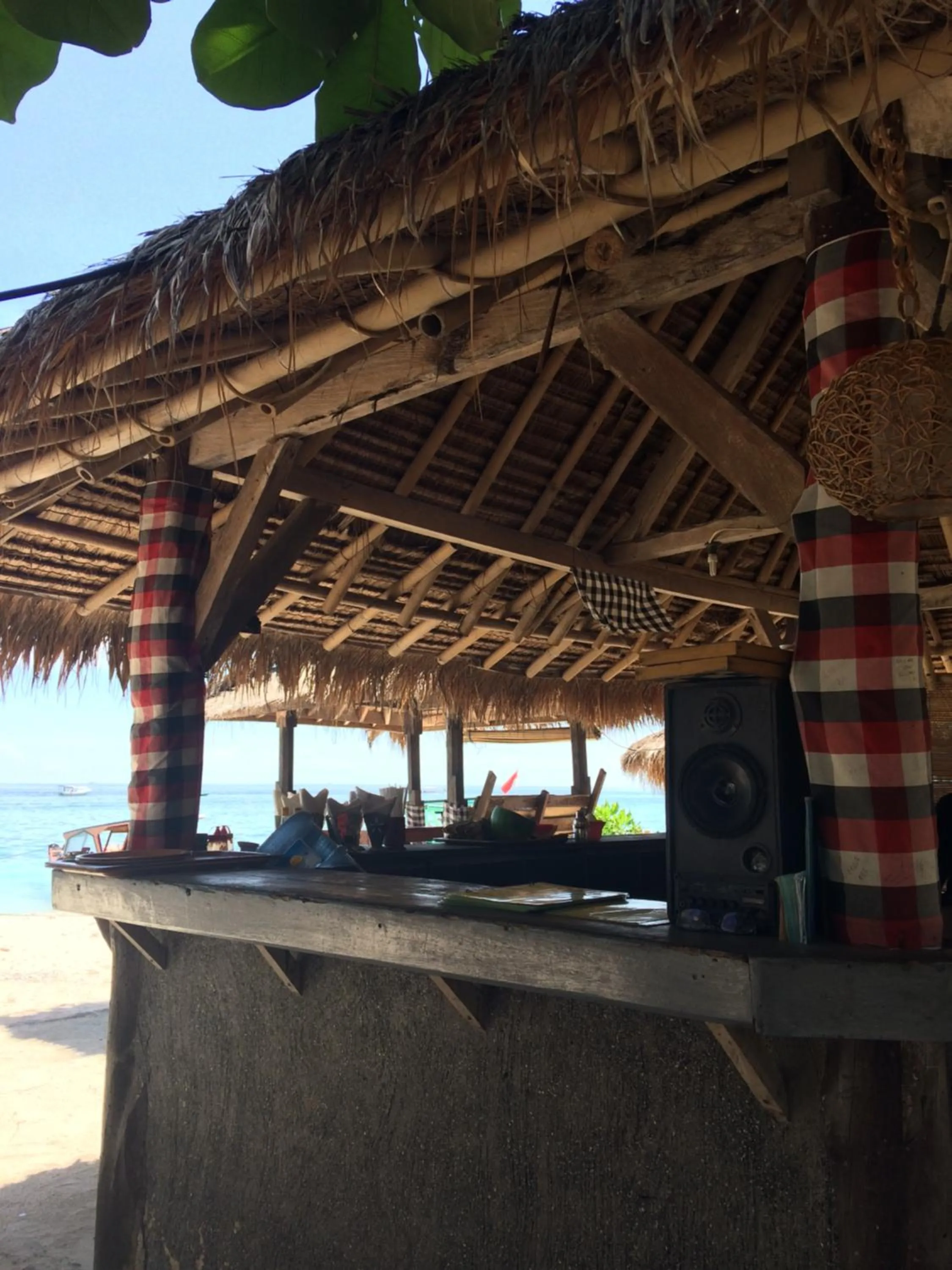 Restaurant/places to eat in Gili Beach